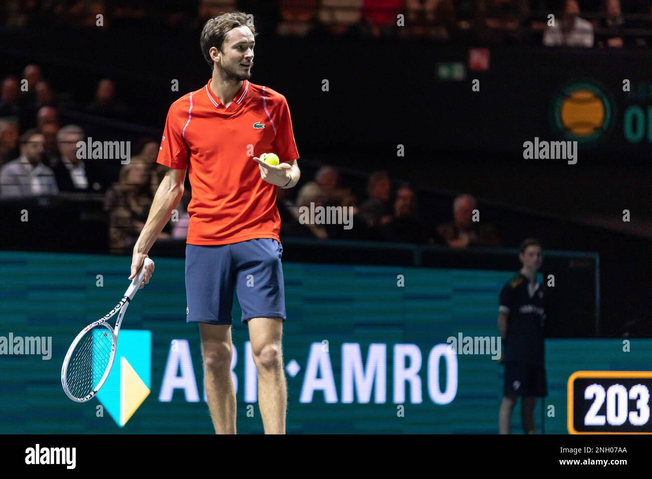 Rotterdam, Paesi Bassi. 18th Feb, 2023. Daniil Medvedev di Russia, tennista professionista gioca contro Grigor Dimitrov durante le semifinali dell'ABN AMRO OPEN ATP500 all'Ahoy Arena. (Foto di Nik Oiko/SOPA Images/Sipa USA) Credit: Sipa USA/Alamy Live News Foto Stock