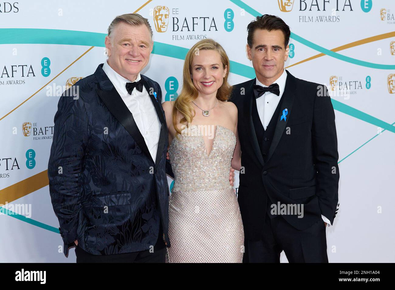 Londra, Regno Unito . 19 febbraio 2023 . Brendan Gleeson, Kerry Condon e Colin Farrell sul tappeto rosso del 76th EE BAFTA Film Awards 2023 tenuto al Foto Stock