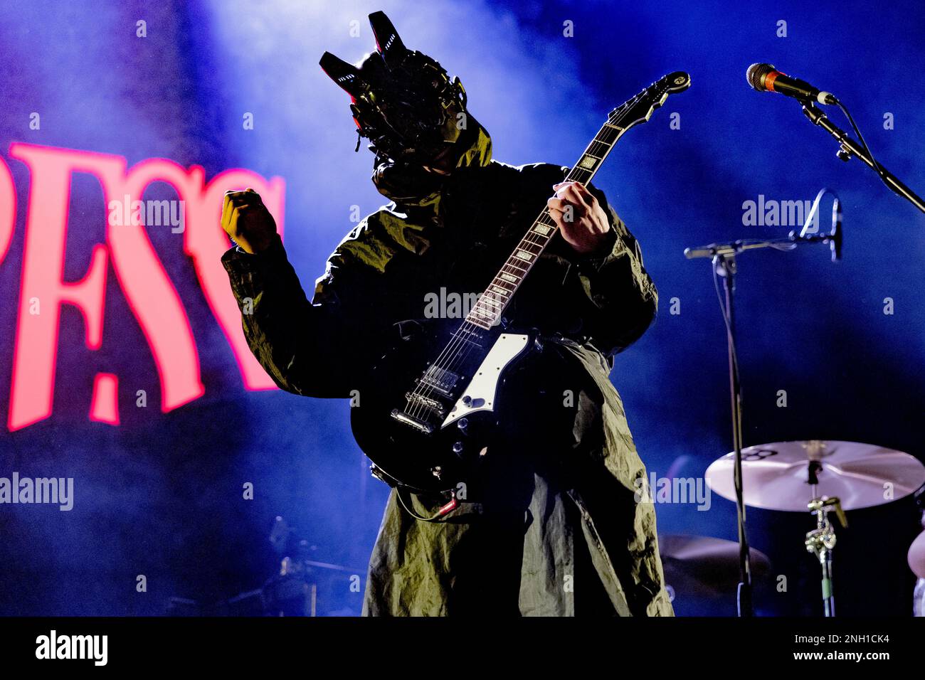 Milano 11 Febbraio 2023 Static Dress - atto di apertura per darmi l'orizzonte - live at Forum Assago Italy © Andrea Ripamonti / Alamy Foto Stock