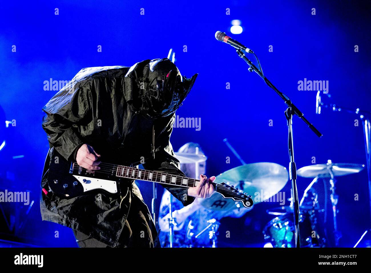 Milano 11 Febbraio 2023 Static Dress - atto di apertura per darmi l'orizzonte - live at Forum Assago Italy © Andrea Ripamonti / Alamy Foto Stock