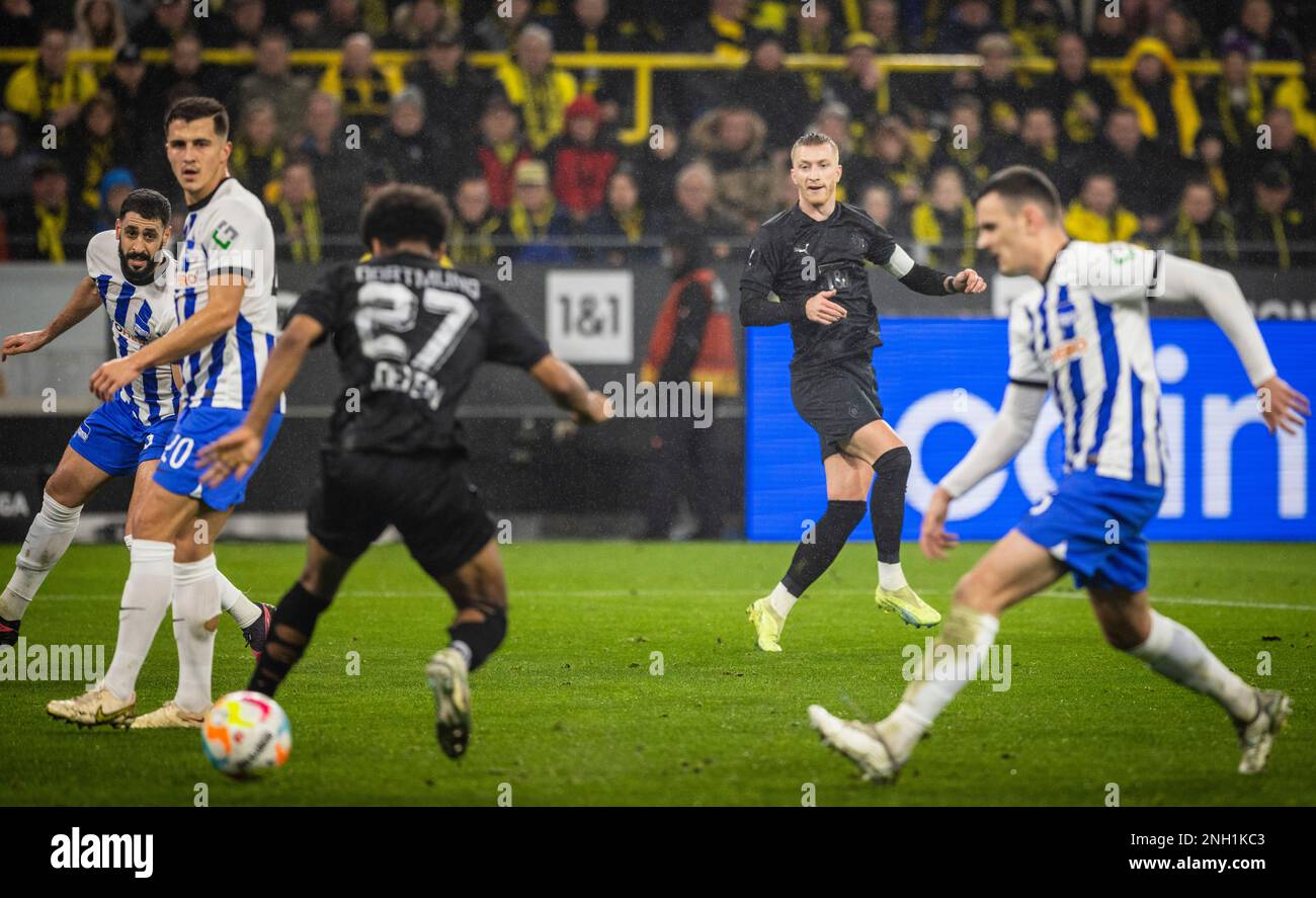 Dortmund, Germania. 19th Feb, 2023. Tor zum 1:0 durch Karim Adeyemi (BVB) nach Vorarbeit von Marco Reus (BVB) Borussia Dortmund - Hertha BSC Berlin 19 Foto Stock