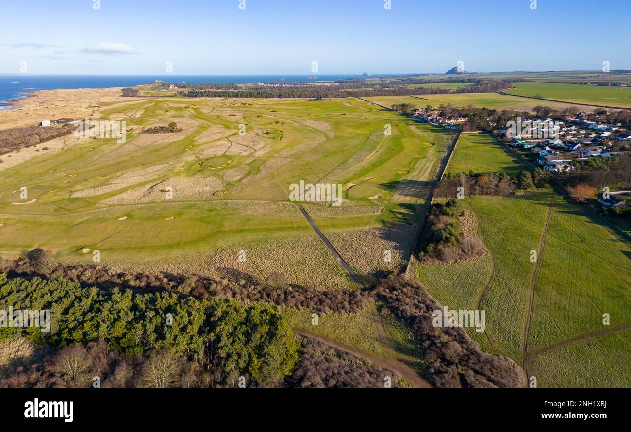 Vista aerea dal drone del campo da golf Muirfield a Gullane, East Lothian, Scozia, Regno Unito Foto Stock