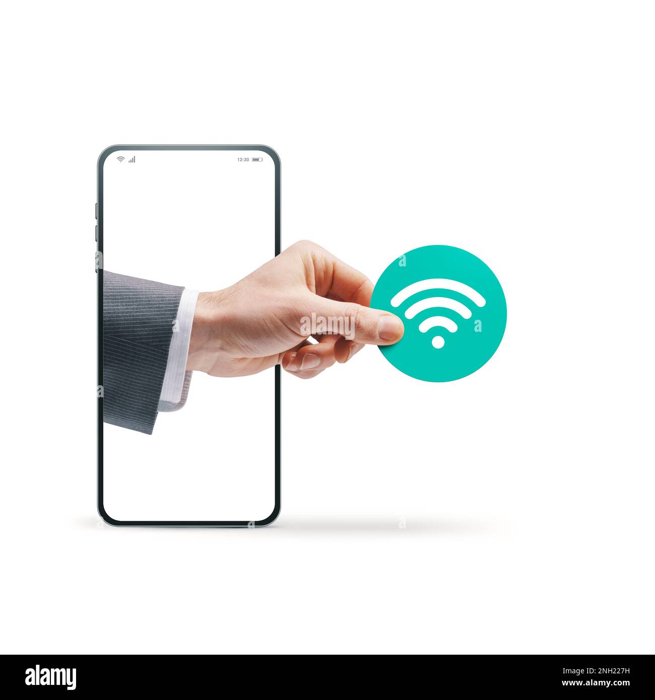 Mano di un uomo d'affari che esce dallo schermo di uno smartphone e tiene un'icona Wi-Fi, concetto di connettività, isolato su sfondo bianco Foto Stock