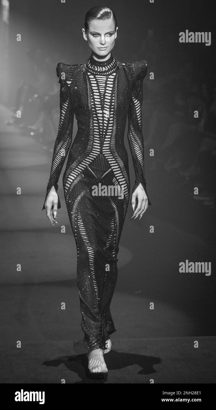 Freemasons Hall, Londra, Regno Unito. 19th Feb, 2023. Modelli sulla passerella, Julien MacDonald show, Julien X Gabriela Collection, Freemasons Hall, London Fashion Week. Credit: Stampa artistica/Alamy Live News Foto Stock