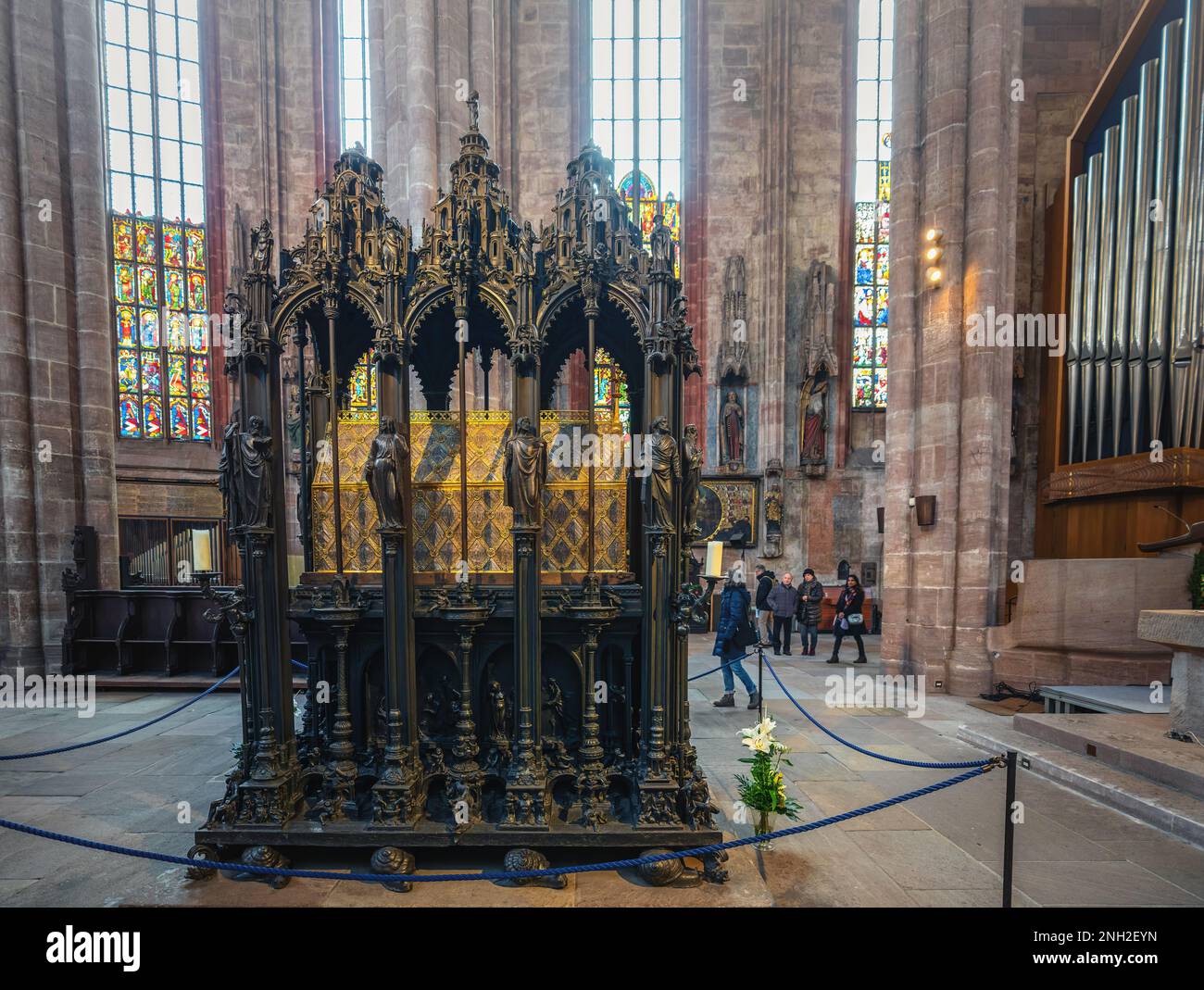 Tomba di San Sebaldo a San Chiesa di Sebaldus (Sebalduskirche) interno - Norimberga, Baviera, Germania Foto Stock