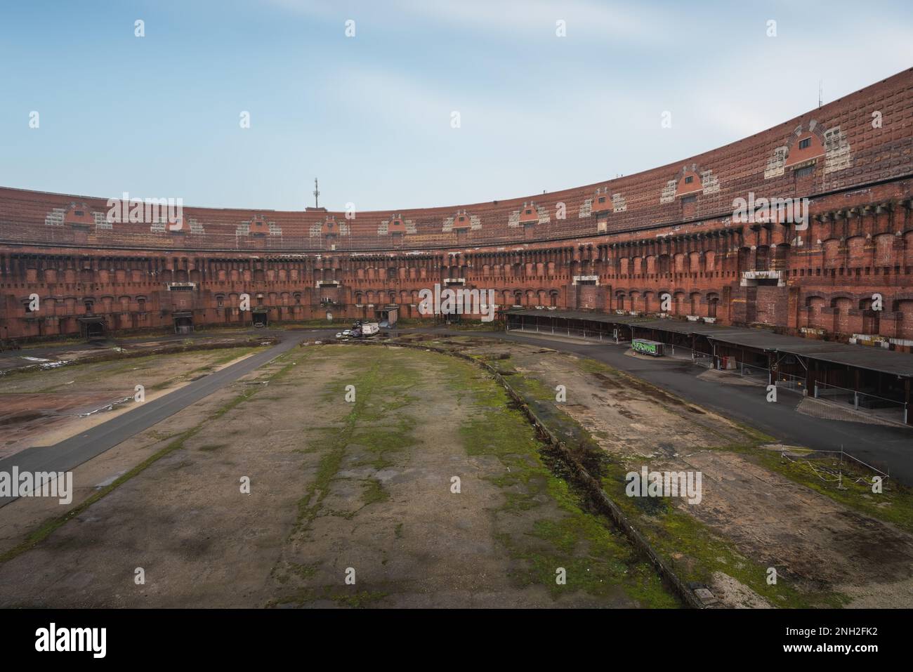 Cortile interno della sala congressi presso il centro di documentazione dei raduni del partito nazista - Norimberga, Baviera, Germania Foto Stock