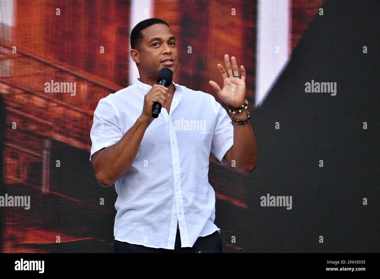 Don Lemon parla sul palco durante We Love NYC: Il concerto di casa prodotto da NYC, Clive Davis e Live Nation il 21 agosto 2021 a New York City. Foto Stock