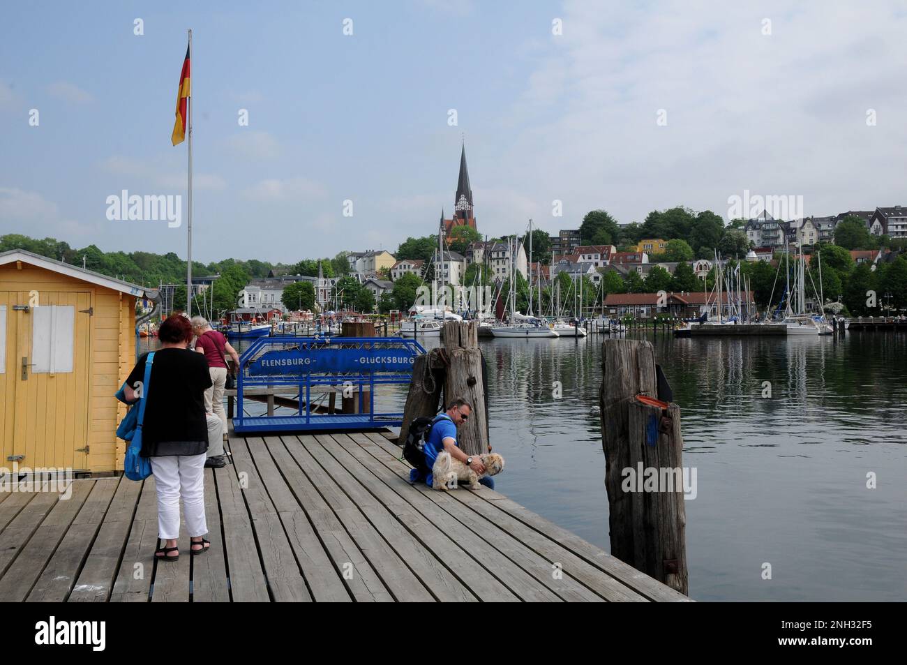 Flensborg/Flensburg Schleswig Holstein /Germary 19.May 2018 .Flensburg vista dal porto e piccole imbarcazioni da viaggio crusing. (Photo.Francis Joseph Dean / Deanpictures. Foto Stock