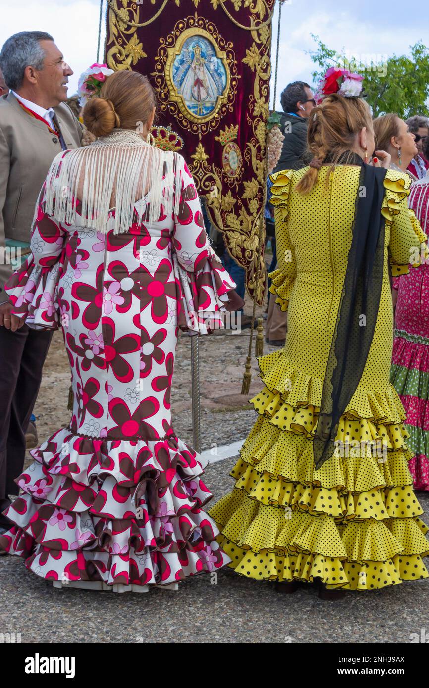 Andujar, Provincia di Jaen, Spagna. Romeria annuale di la Virgen de la Cabeza. Particolare di abiti tipici spagnoli. Foto Stock