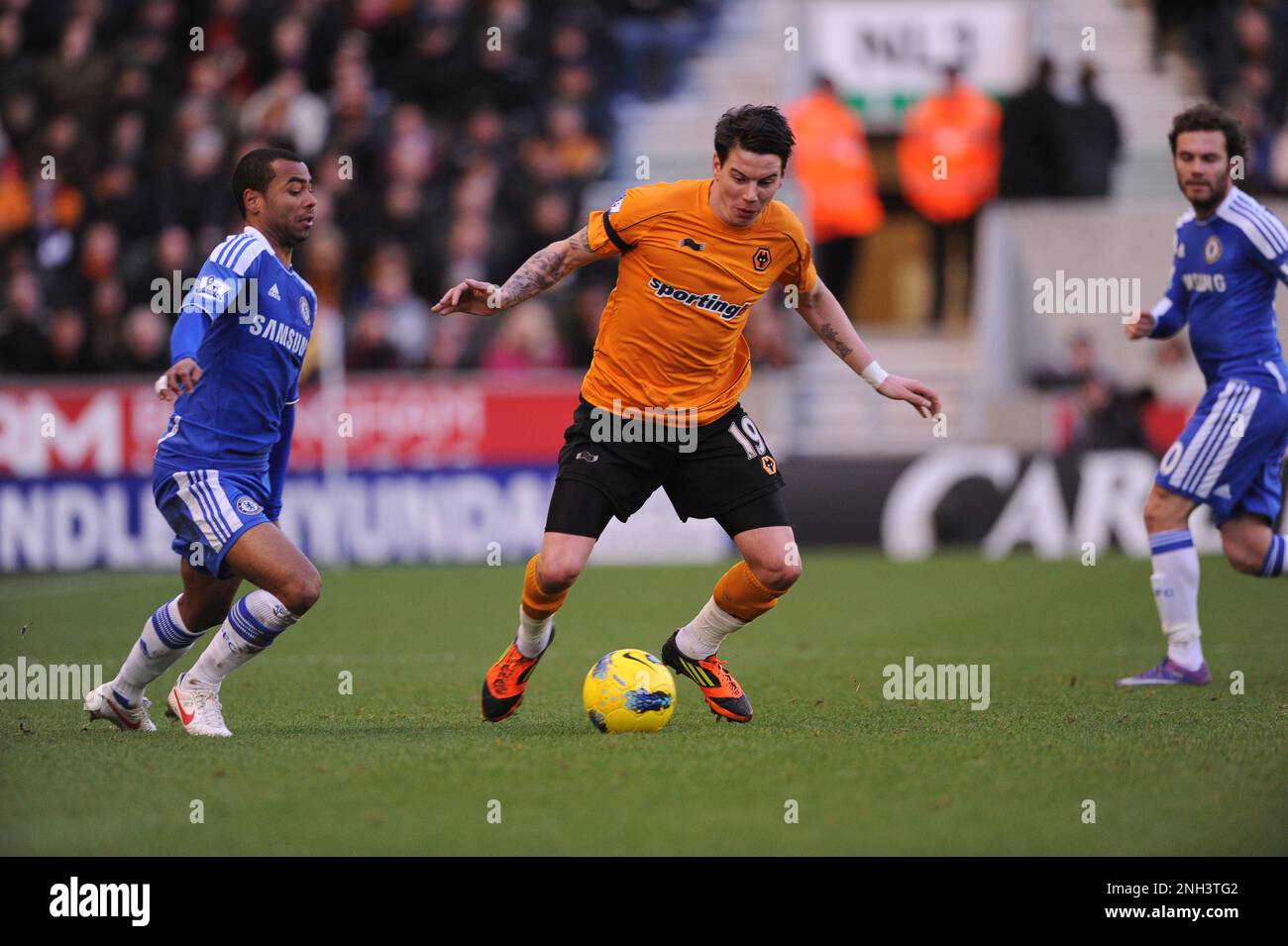 Adam Hammill di Wolverhampton Wanderers e Ashley Cole di Chelsea - Wolverhampton Wanderers / Chelsea 02/01/2012 Foto Stock