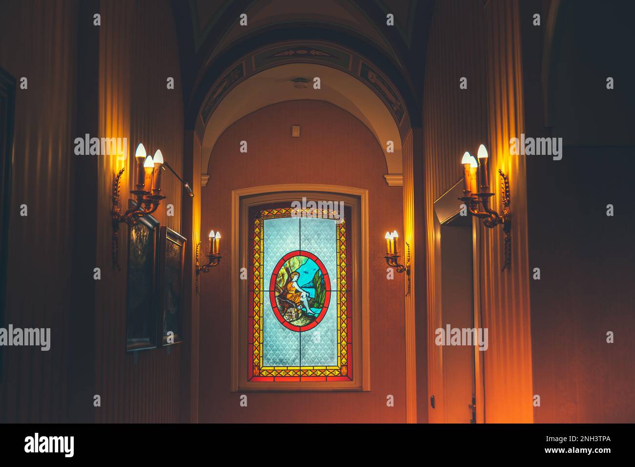 Gli spazi interni e gli arredi del Castello di Acsaújlaky o del Castello di Patay evocano il mondo del lusso, dell'eleganza e dello stile di vita aristocratico, Acsa, Ungheria Foto Stock