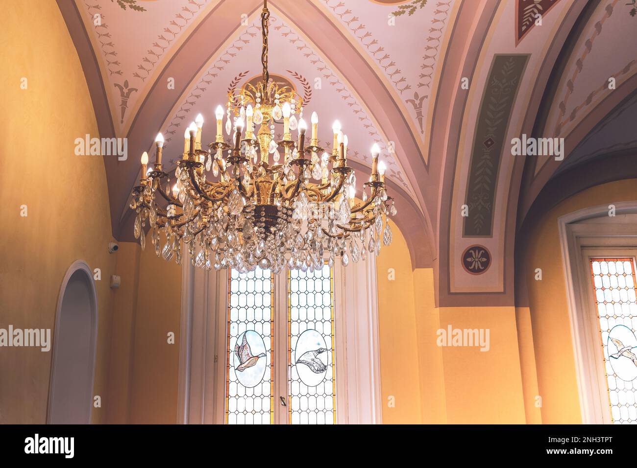 Gli spazi interni e gli arredi del Castello di Acsaújlaky o del Castello di Patay evocano il mondo del lusso, dell'eleganza e dello stile di vita aristocratico, Acsa, Ungheria Foto Stock
