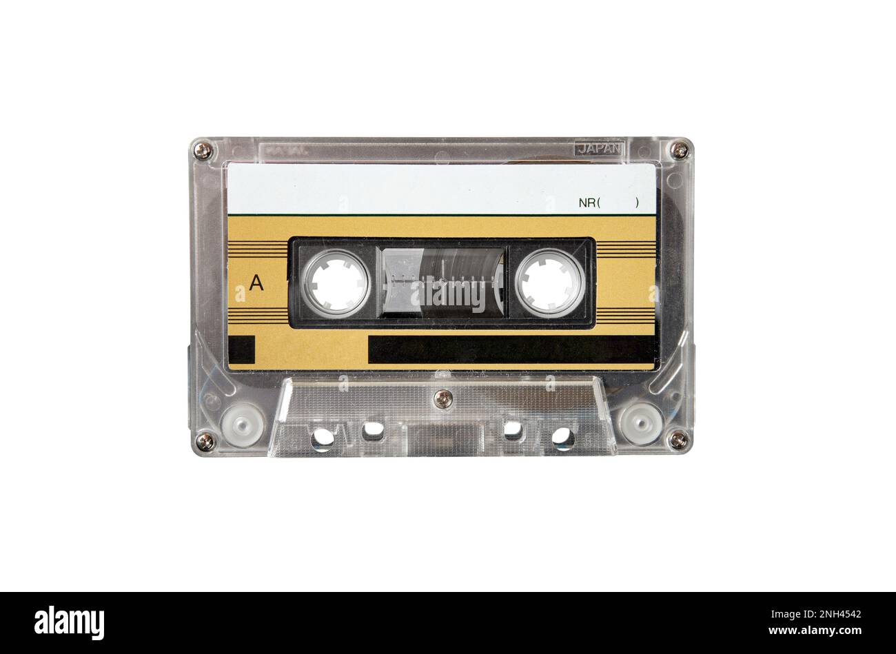 Primo piano di una vera e propria cassetta audio d'epoca isolata su sfondo bianco, immagine in primo piano della vista frontale Foto Stock