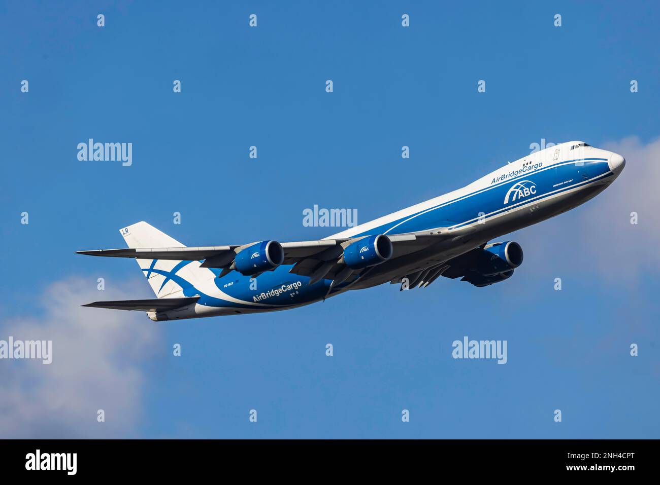 Aeroporto di Fraport con aeromobili del tipo Boeing 747, Jumbo Jet, della compagnia aerea Air Bridge Cargo durante il decollo, Francoforte sul meno, Assia, Germania Foto Stock