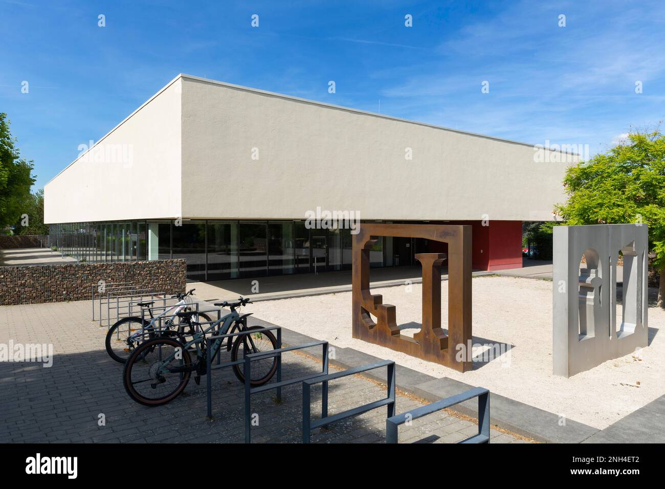 Edificio scolastico aperto tutto il giorno, palestra Am Roemerkastell e Elisabeth-Langgaesser-palestra, Alzey, Renania-Palatinato, Germania Foto Stock