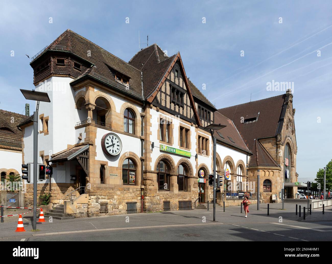 Stazione centrale, edificio della reception, Worms, Renania-Palatinato, Germania Foto Stock