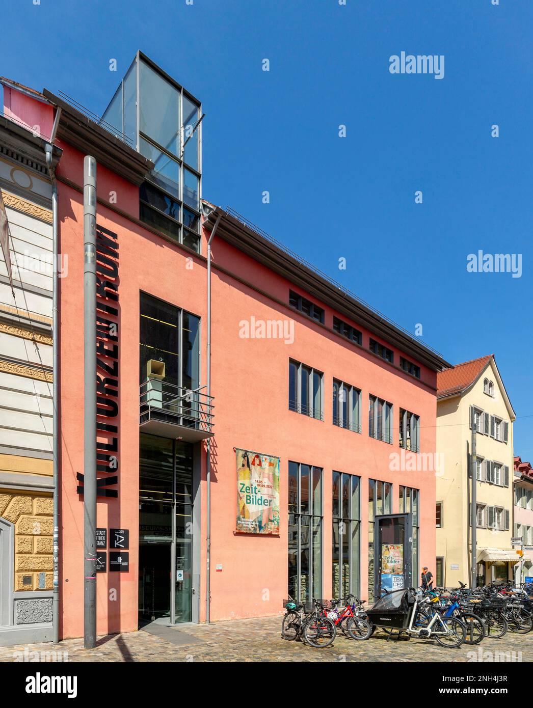 Centro culturale presso il Minster, centro esposizioni ed eventi con biblioteca comunale e centro di educazione per adulti, Costanza, Baden-Wuerttemberg, Germania Foto Stock