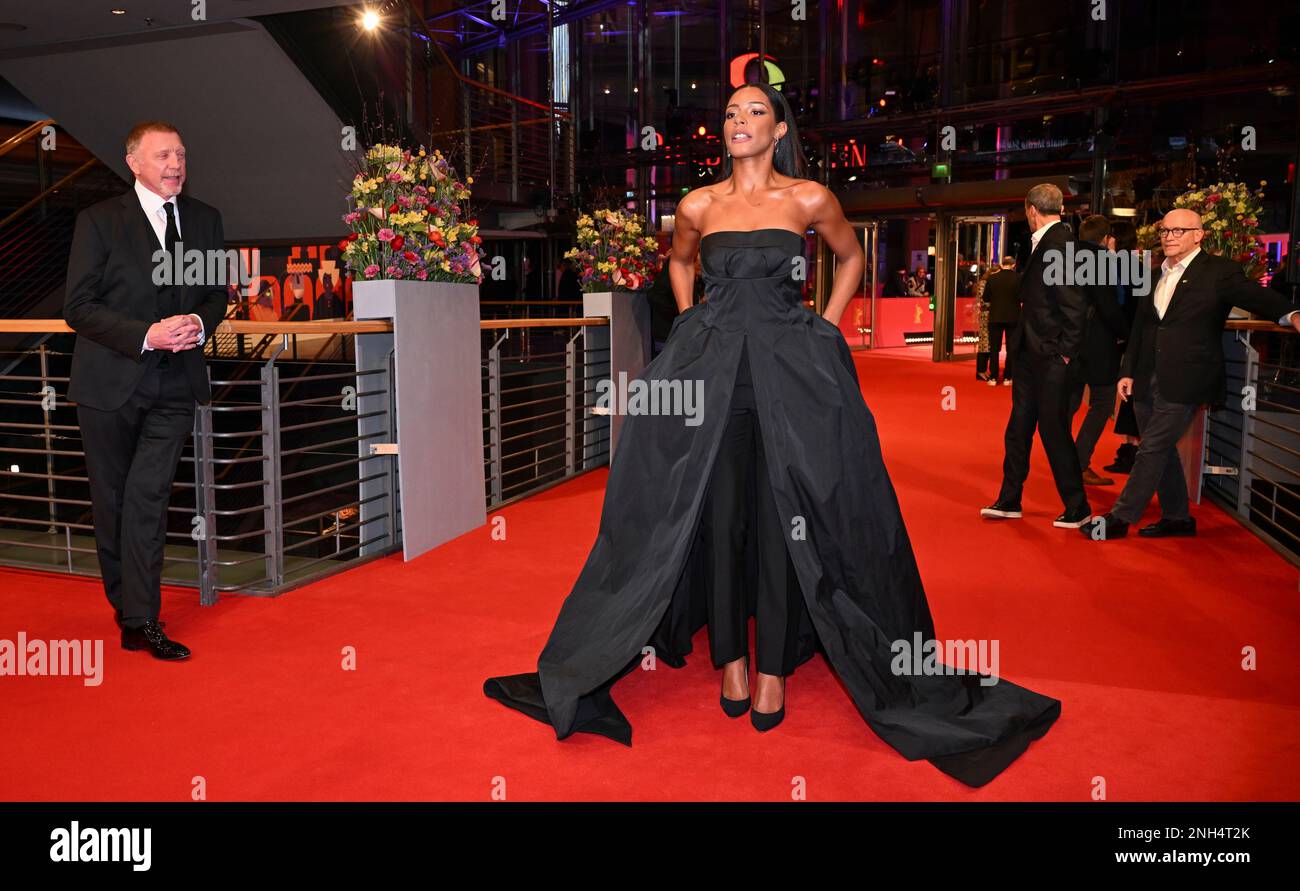 Berlino, Germania. 19th Feb, 2023. Boris Becker e il suo partner Lilian de Carvalho Monteiro sul tappeto rosso per il film 'disco Boy'. Il 73rd° Festival Internazionale del Cinema si svolge fino al 26 febbraio 2023. Credit: Jens Kalaene/dpa/Alamy Live News Foto Stock