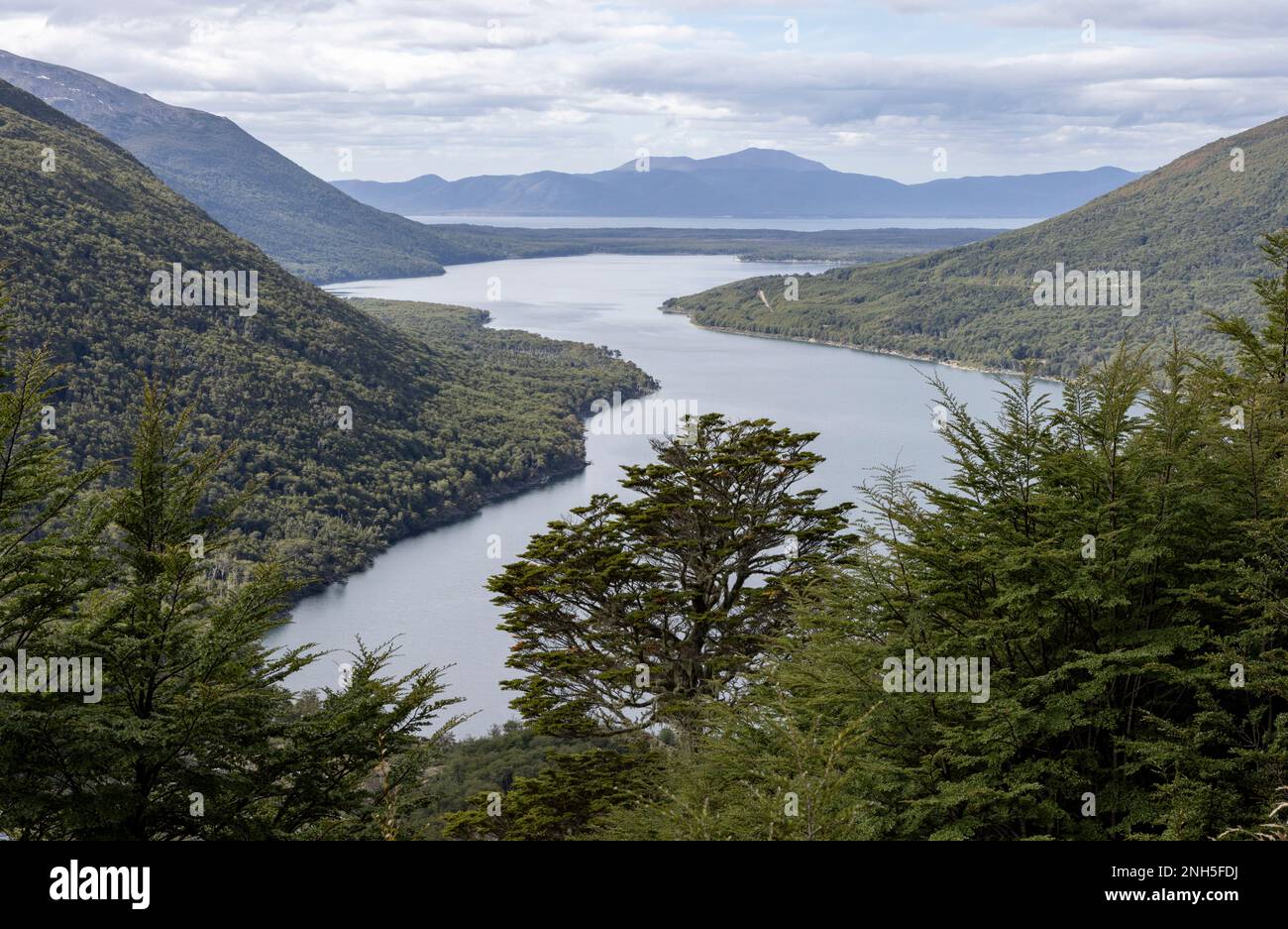 Vista da Paso Garibaldi vicino Ushuaia fino al Lago Escondido in Tierra del Fuego, Argentina, Sud America Foto Stock