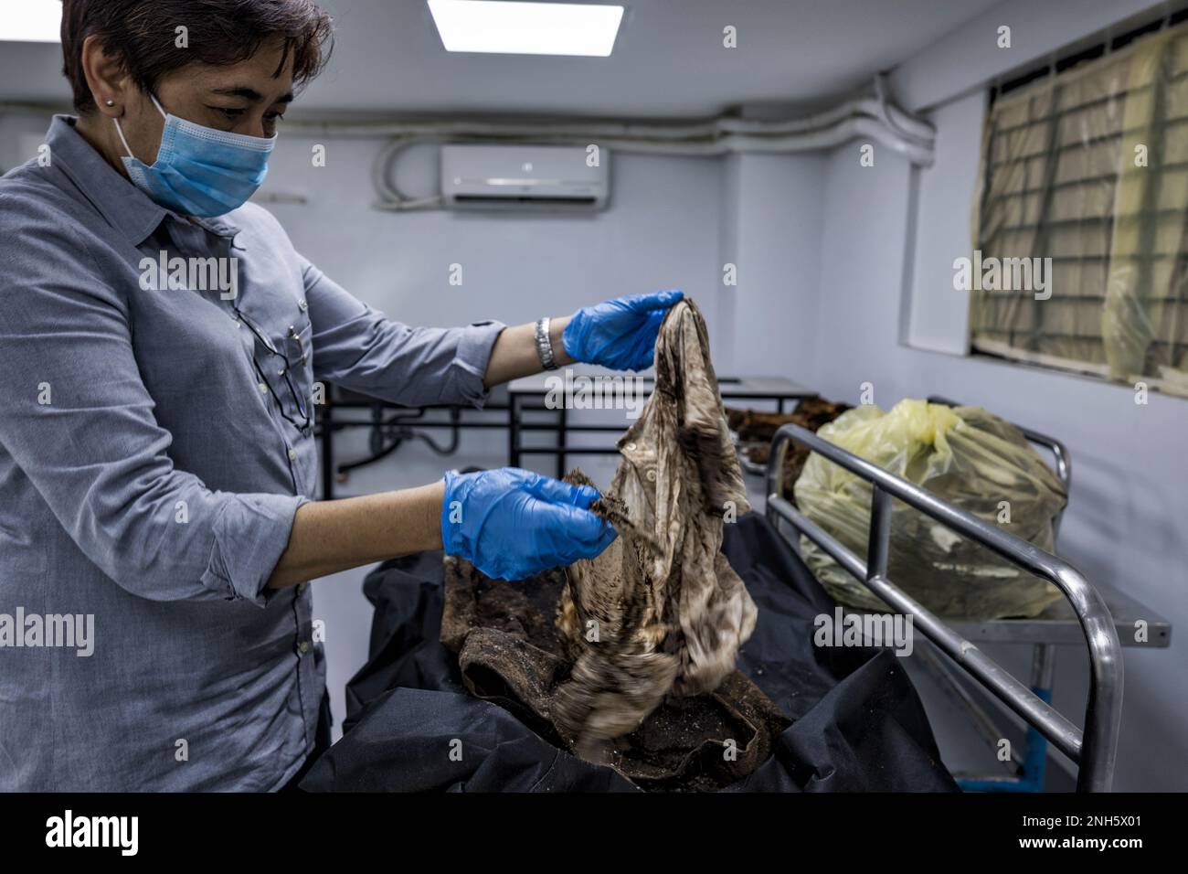 Patologo forense Dr. Raquel Fortun, Manila, Filippine, guerra alla droga Foto Stock