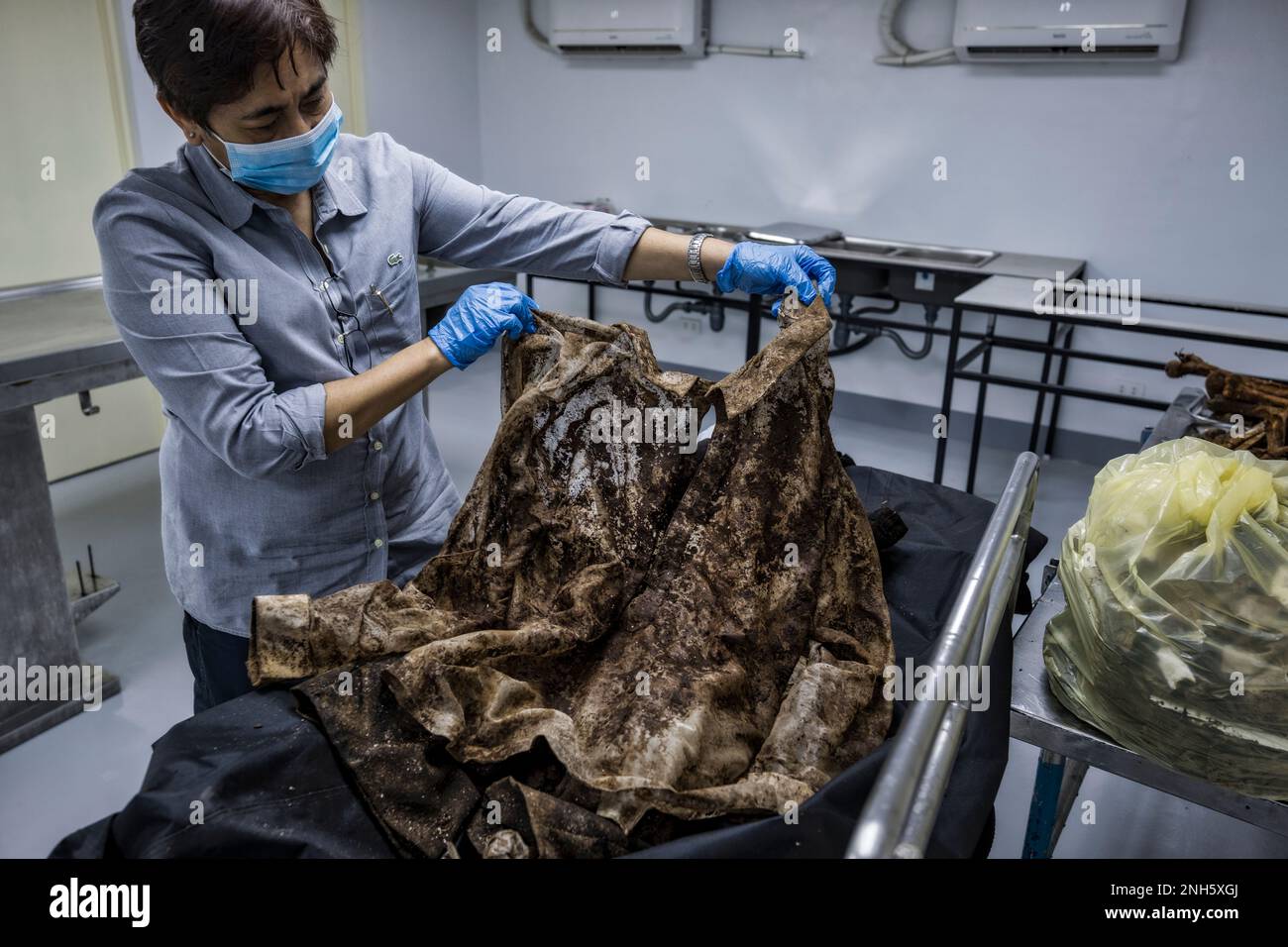 Patologo forense Dr. Raquel Fortun, Manila, Filippine, guerra alla droga Foto Stock