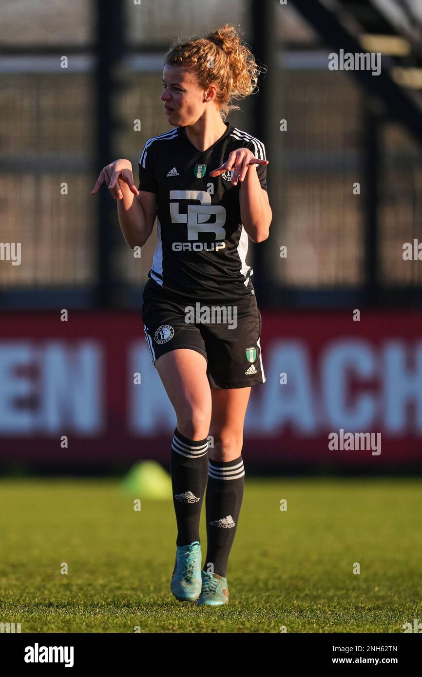 Rotterdam - (l-r) Esme de Graaf di Feyenoord V1 durante la sessione di formazione a Nieuw Varkenoord il 13 febbraio 2023 a Rotterdam, Paesi Bassi. ( Foto Stock