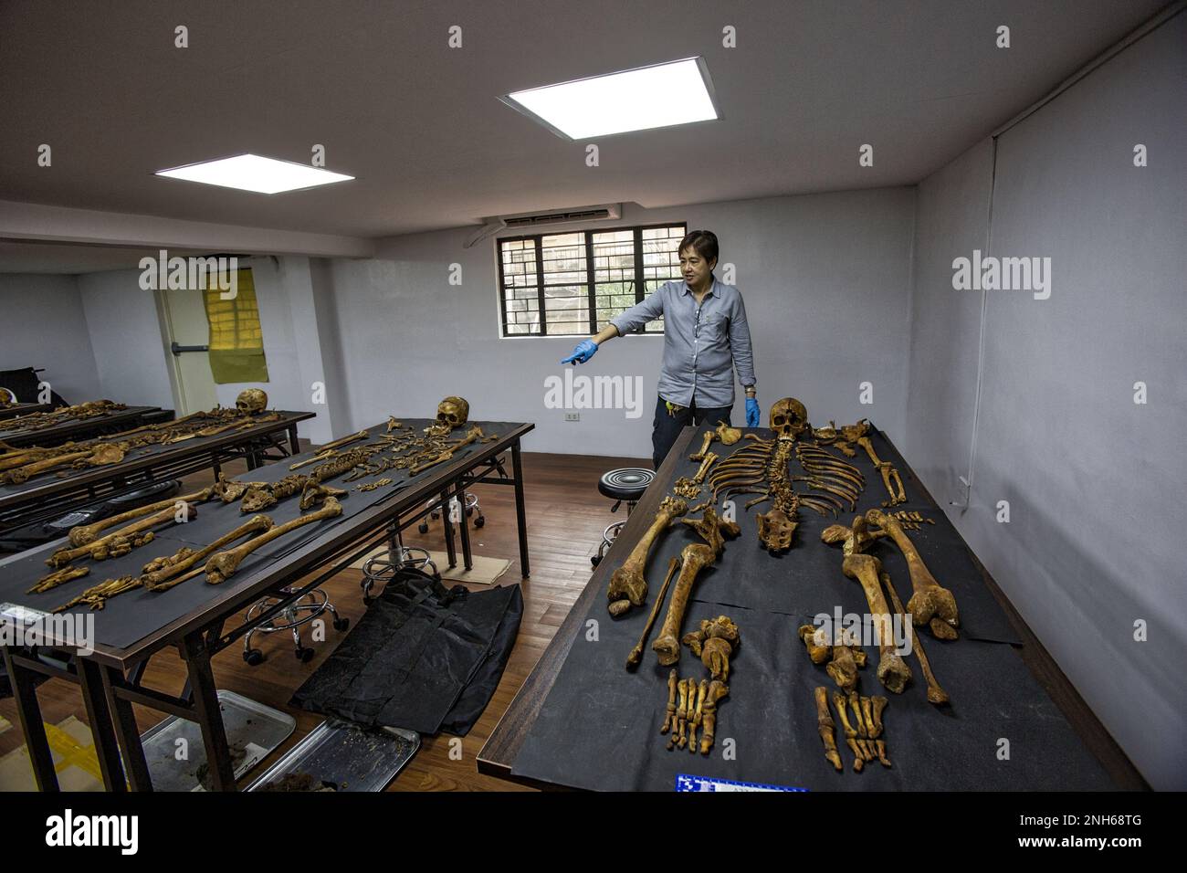 Patologo forense Dr. Raquel Fortun, Manila, Filippine, guerra alla droga Foto Stock