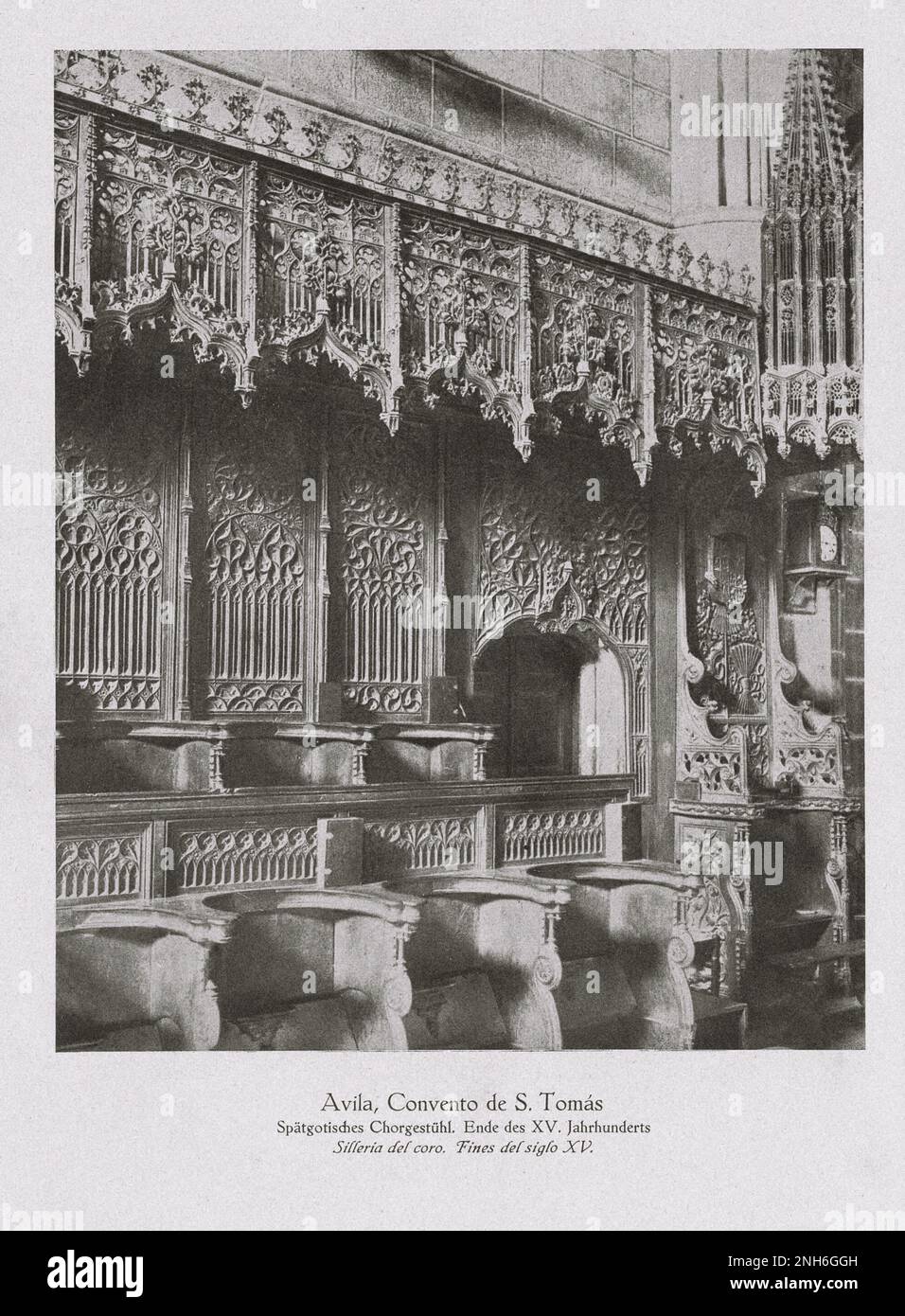 Architettura della Spagna Vecchia. Foto d'epoca del Monastero reale di San Thomas (Real Monasterio de Santo Tomás) ad Avila. Coro bancarelle. Fine del 15th ° secolo Foto Stock