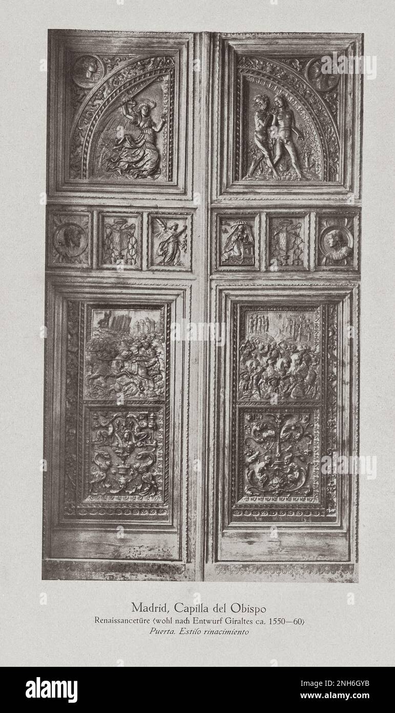 Architettura della Spagna Vecchia. Foto d'epoca della Cappella del Vescovo (Capilla del Obispo) a Madrid porte rinascimentali (probabilmente secondo il disegno di Giralte c. 1550-1560) Foto Stock