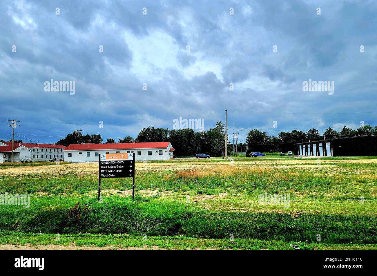 L'area di costruzione per un futuro quartier generale di brigata di addestramento transitorio nell'isolato 1600 nell'area di cantonment è mostrata il 20 luglio 2022, a Fort McCoy, Wisconsin. Un contratto, per un totale di $11.964.432,87, è stato assegnato il 9 giugno 2022 a L.S. Costruttori neri per costruire l'anno fiscale 2022 Transient Training Brigade Headquarters progetto a Fort McCoy. Foto Stock