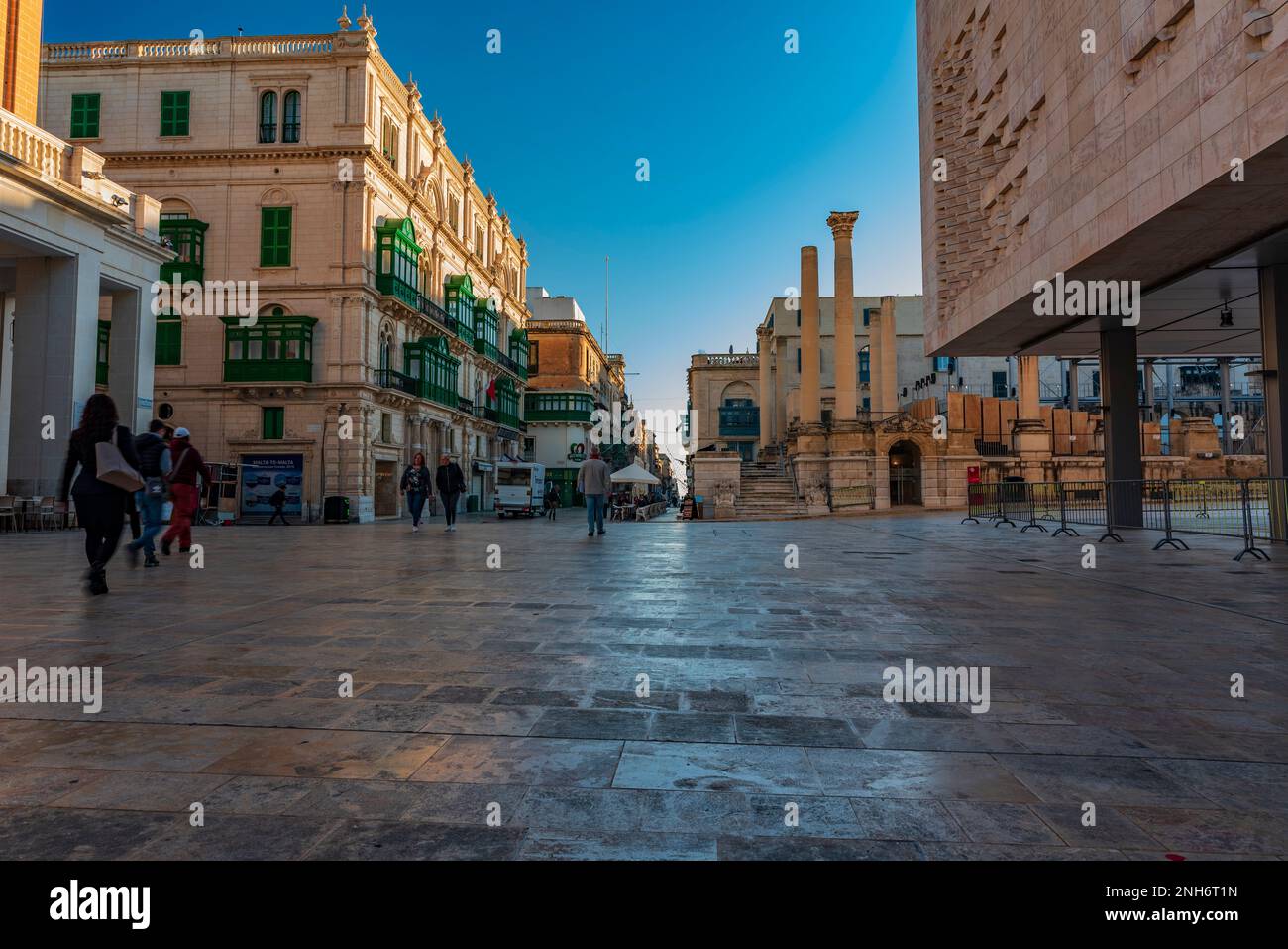 Strada pedonale nel centro storico di la Valletta, Malta Foto Stock