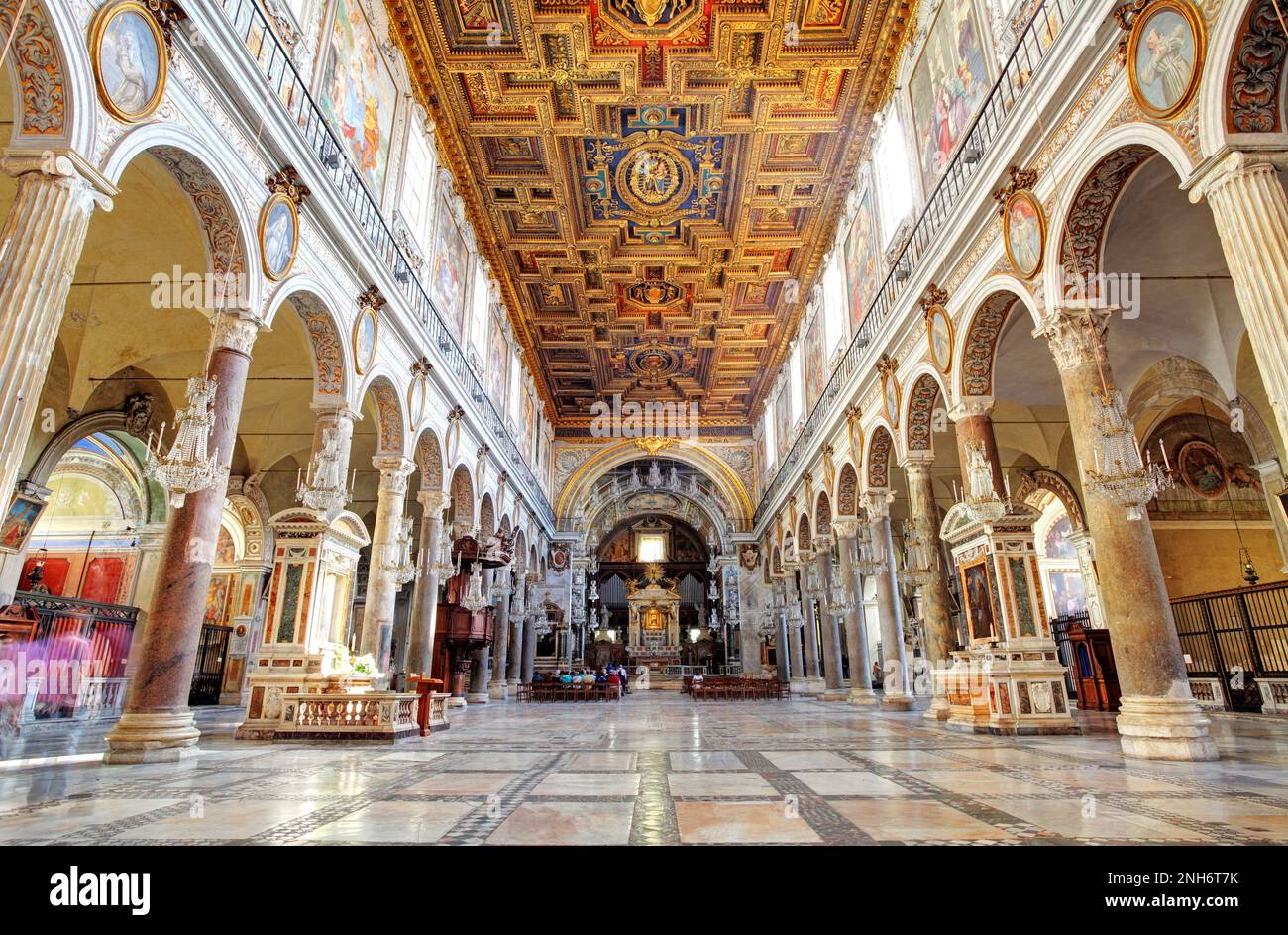 Roma, 21 MARZO: Interno della chiesa di Santa Maria Aracoeli. 21 Marzo 2014 A Roma Foto Stock