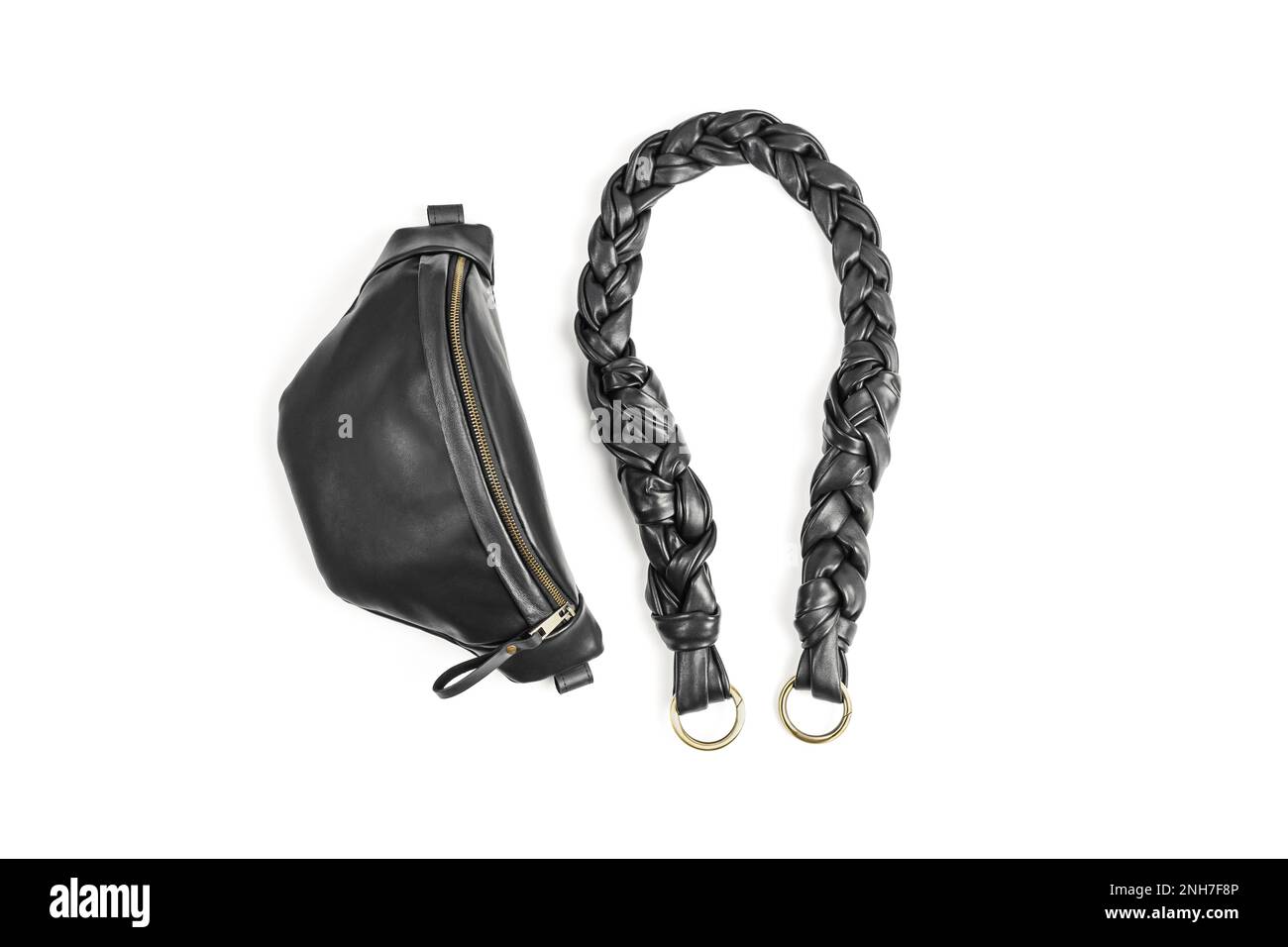 Borsa in pelle nera Unisex Fanny Pack o in vita Pack con tracolla intrecciata staccata isolata su sfondo bianco Foto Stock