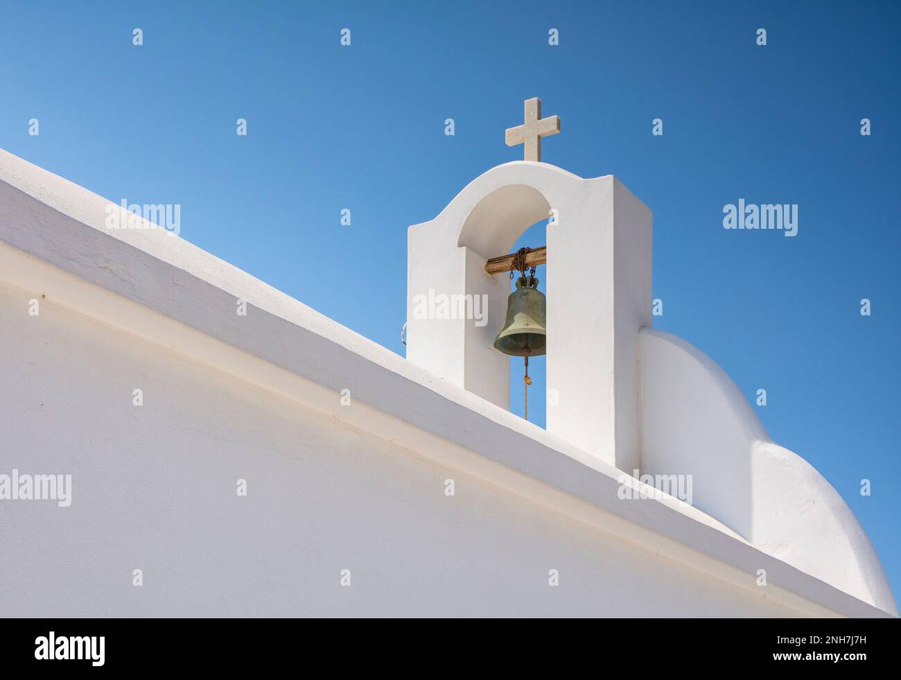Caratteristico campanile in stile Cicladico, Grecia Foto Stock