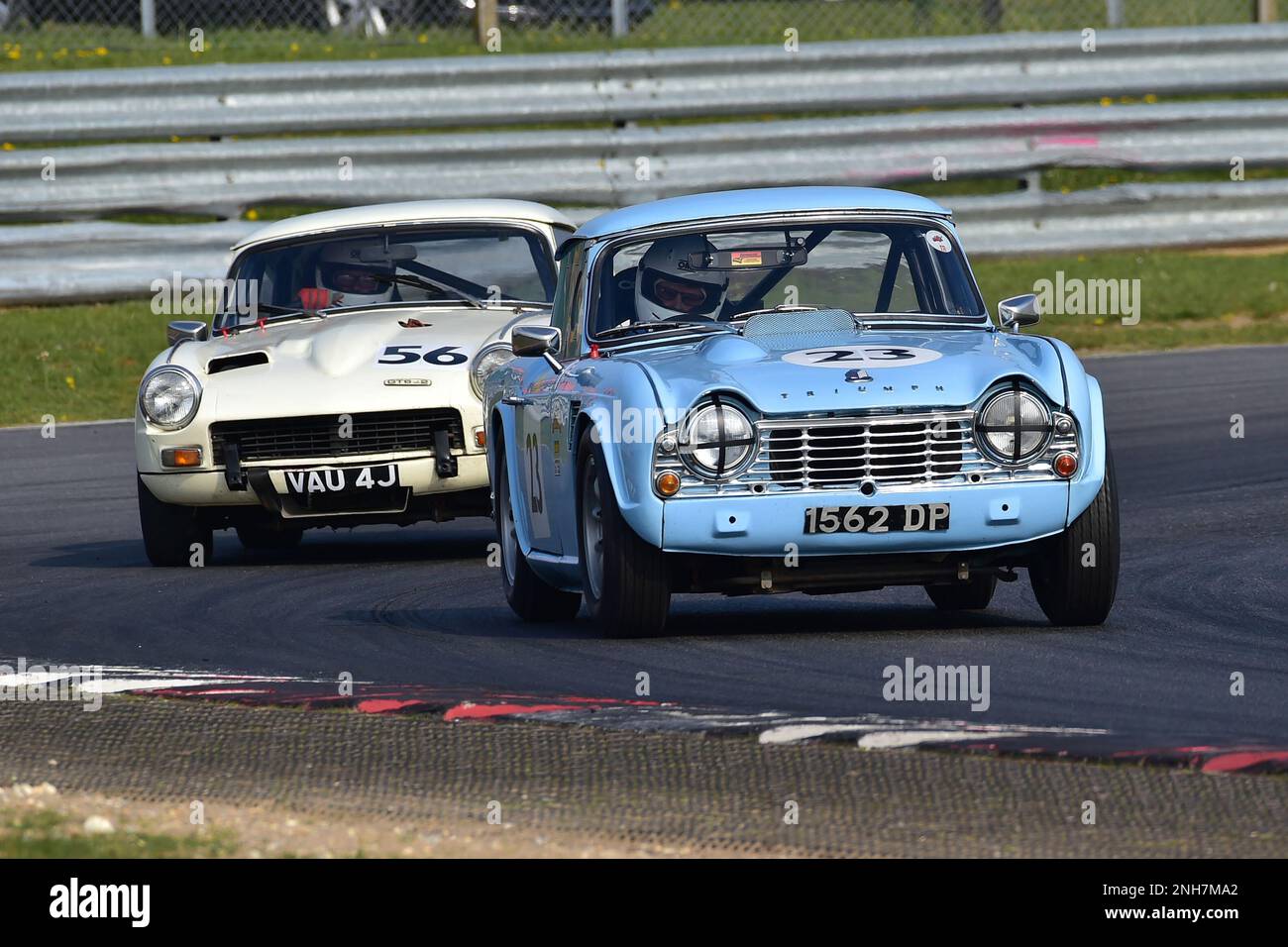 Triumph vs Triumph, Michael Hunter, Triumph TR4, Clive Gimson, Triumph GT6, Classic & Modern Motorsport Club - Classic Challenge, Sports Cars, GT's An Foto Stock