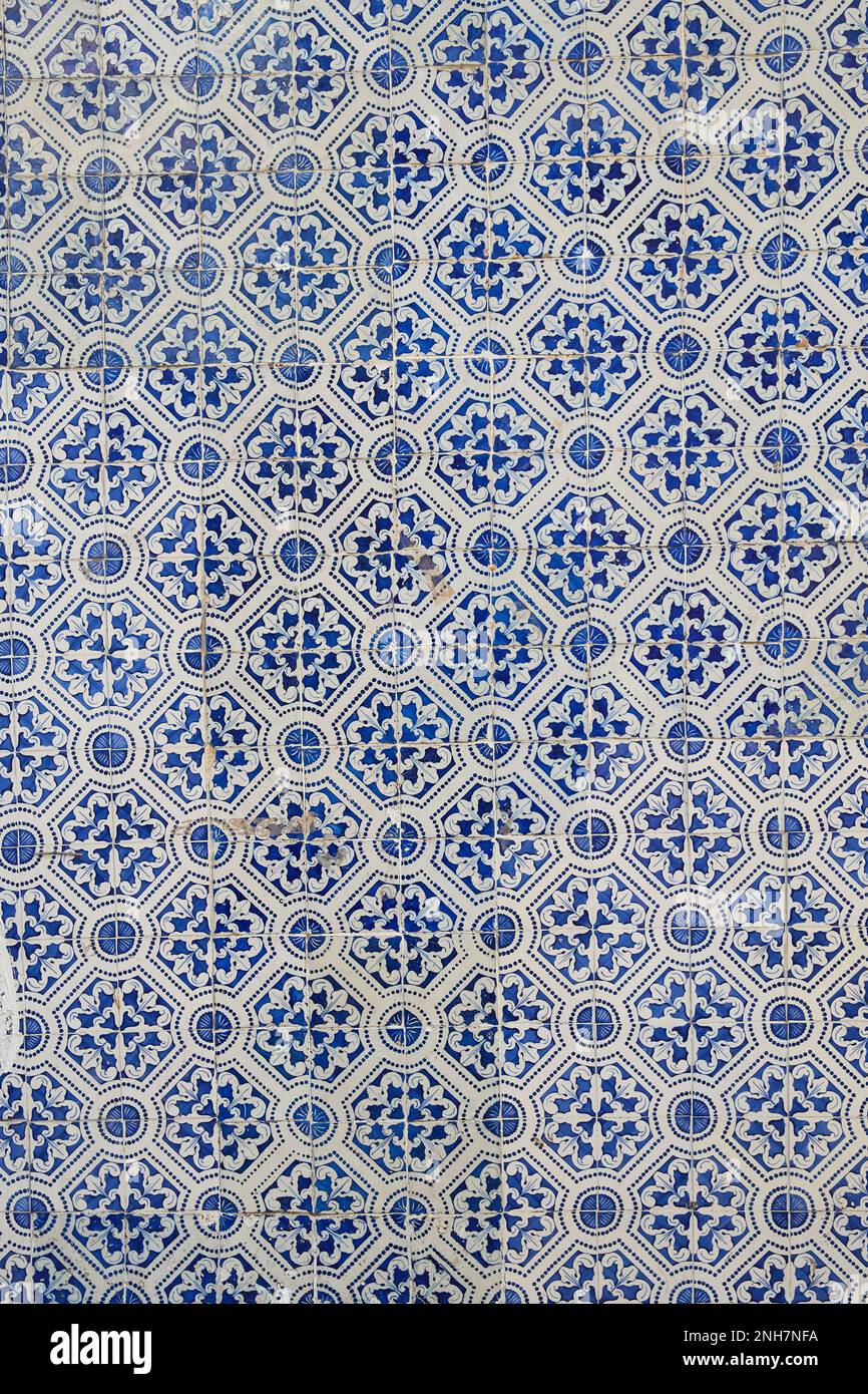 Piastrelle vintage blu e bianche su un muro a Porto, Portogallo Foto Stock