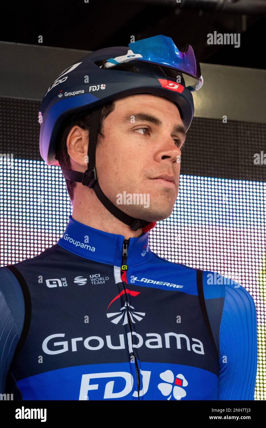 Il pilota Kevin Geniets del team Groupama-fdj visto durante il turno di presentazione prima dell'inizio della seconda tappa del 2023 Tour des Alpes-maritimes et du Var. La seconda tappa del Tour des Alpes-maritimes et du Var 2023 inizia a Mandelieu la Napoule e raggiungerà Antibes dopo 179 km, 4 km di corse. La maglia gialla del leader dopo la prima tappa è indossata dal francese Kevin Vauquelin (team Arkea Samsic) che precede Neilson Powless (team EF Education - EasyPost) a 09 secondi e Kevin Geniets (team Groupama-fdj) al terzo posto a 11 secondi. Foto Stock