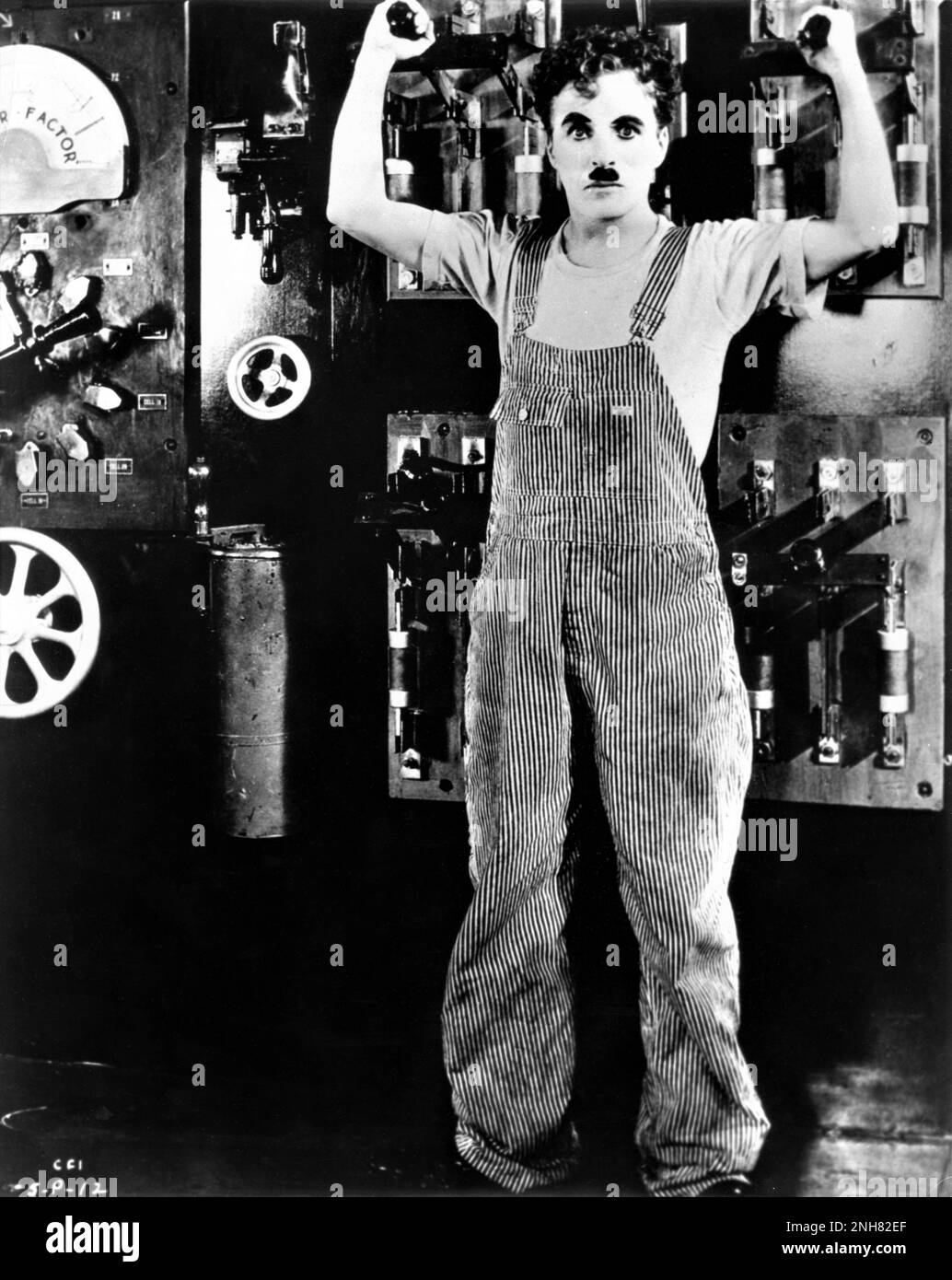CHARLIE CHAPLIN in MODERN TIMES 1936 regista / scrittore / produttore / musica CHARLES CHAPLIN Silent film con effetti sonori Charles Chaplin Productions / United Artists Foto Stock