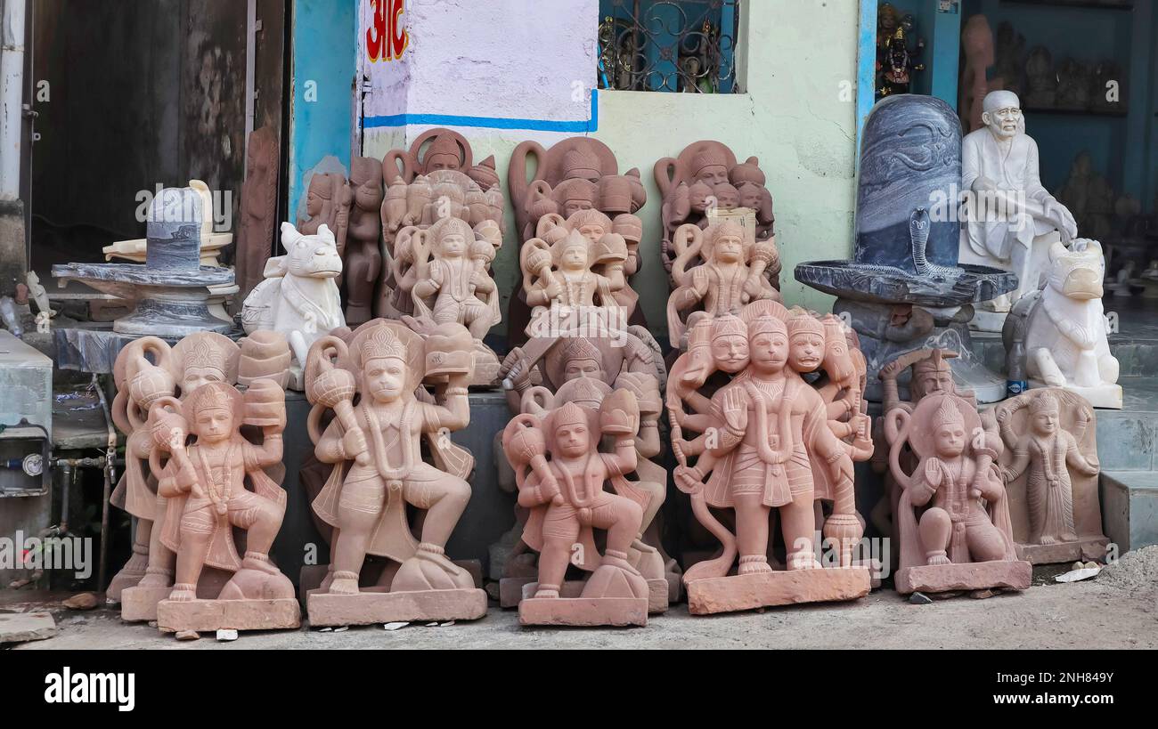Statue di Shri Hanumanji in vendita, Bedaghat, Jabalpur, Madhya Pradesh, India. Foto Stock