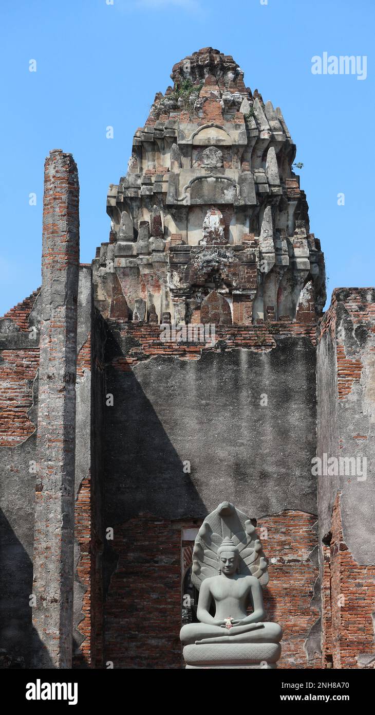 Rovine del tempio Khmer a Loppuri, Thailandia. Foto Stock