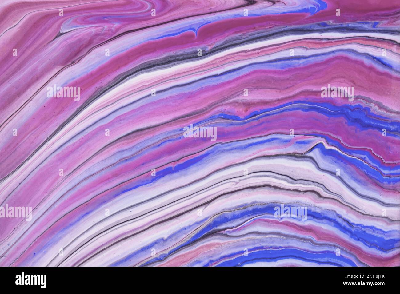 Astratto fluido arte sfondo colori viola, blu, bianco. Marmo liquido. Pittura acrilica su tela con sfumatura. Copia spazio per testo, grafica wor Foto Stock