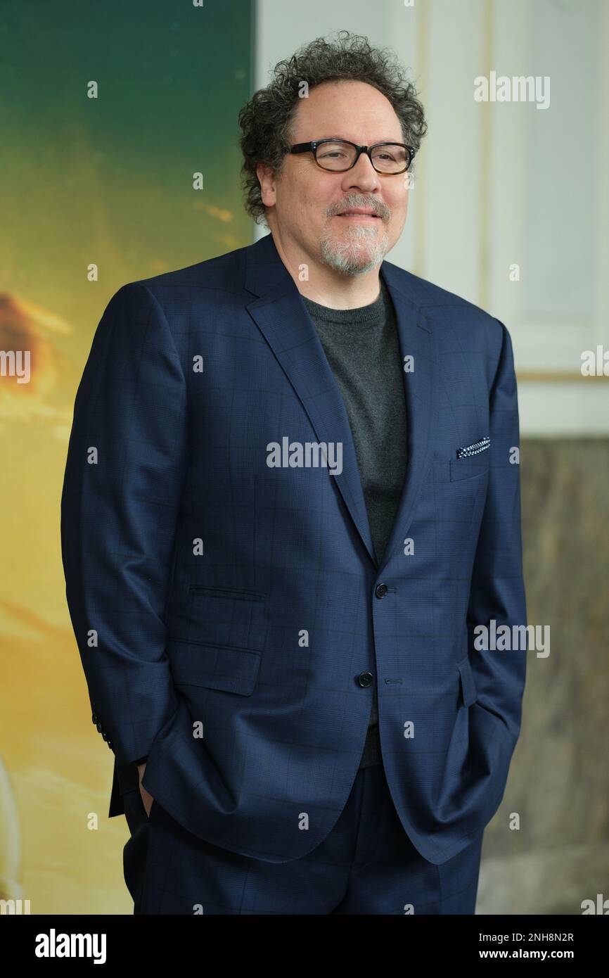 Madrid, Spagna. 21st Feb, 2023. Il regista Jon Favreau, promuove la terza stagione della serie Disney originale, Star Wars: Il Mandaloriano al Ritz Carlton Hotel di Madrid. Credit: SOPA Images Limited/Alamy Live News Foto Stock