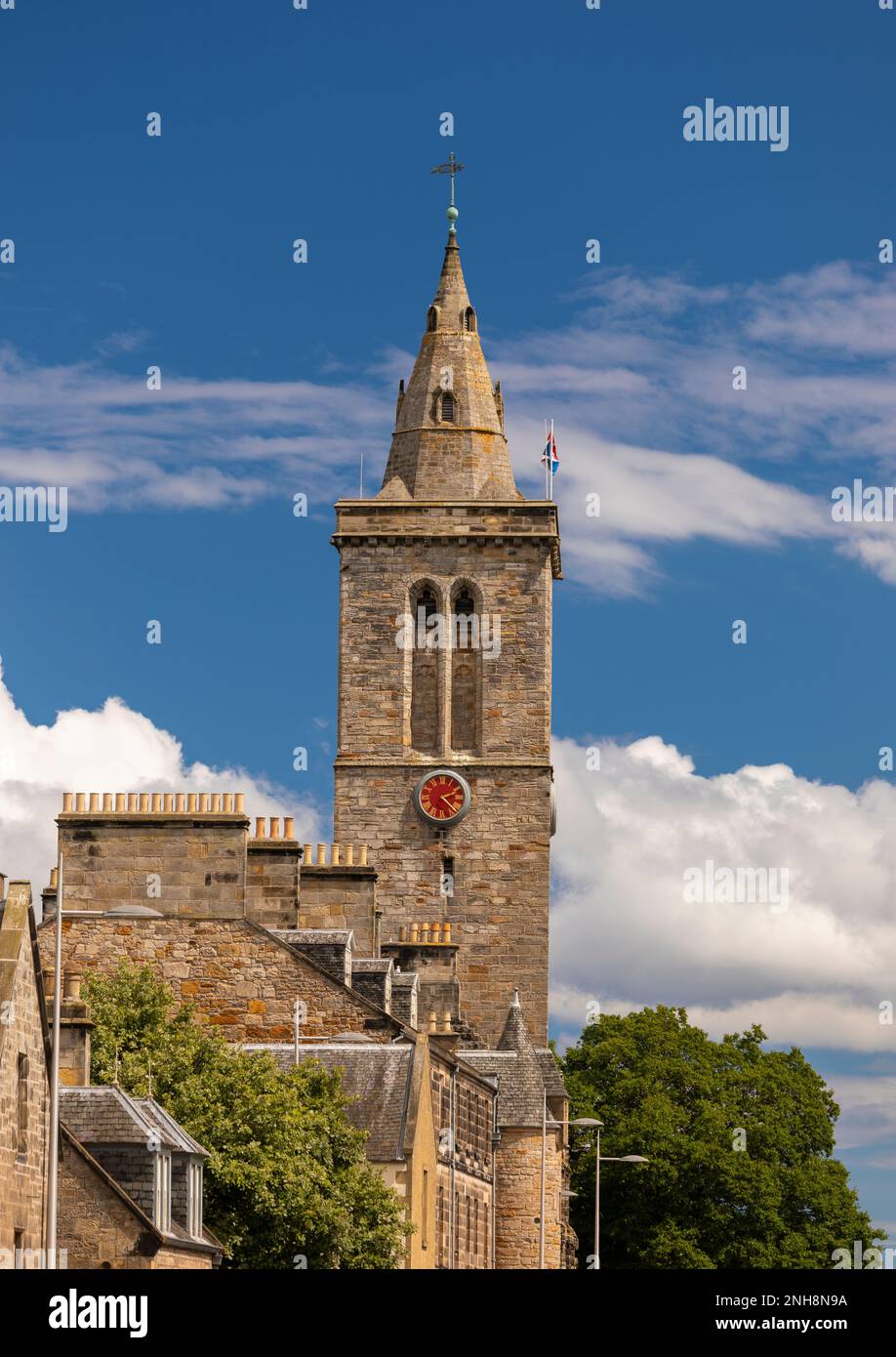ST ANDREWS, SCOZIA, EUROPA - Torre dell'Orologio, Cappella di San Salvatore, Università di St Andrews. Foto Stock