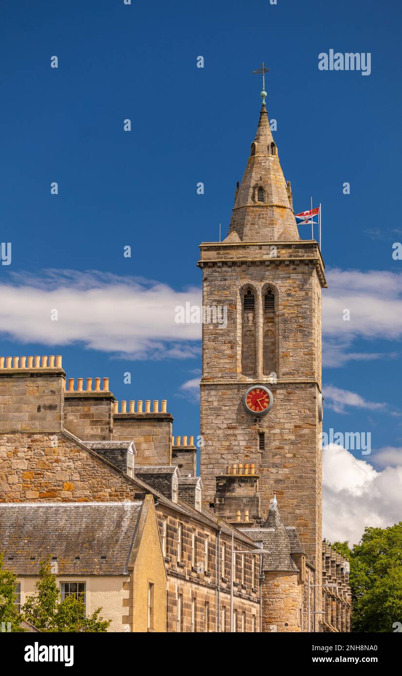 ST ANDREWS, SCOZIA, EUROPA - Torre dell'Orologio, Cappella di San Salvatore, Università di St Andrews. Foto Stock