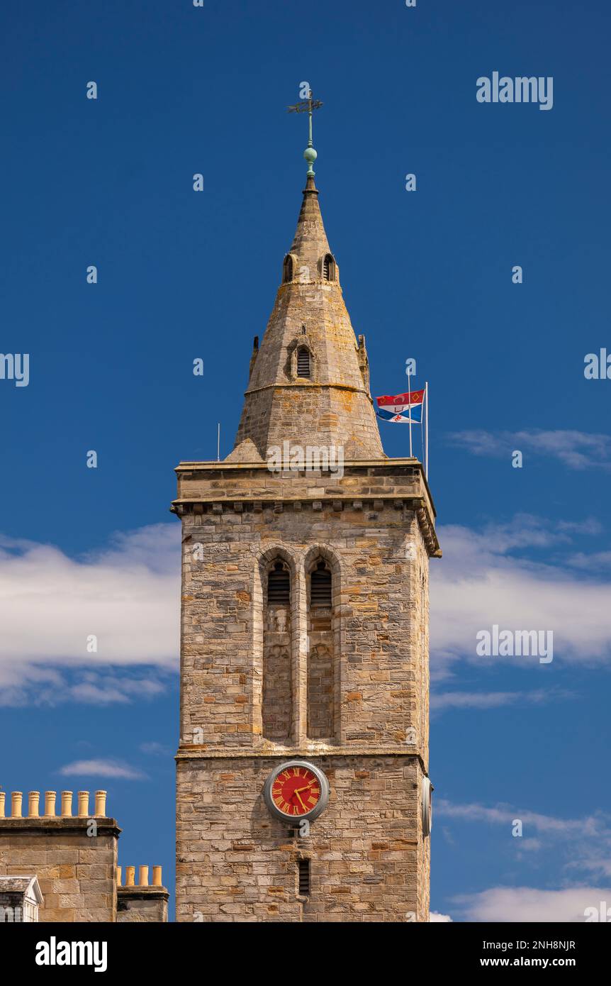ST ANDREWS, SCOZIA, EUROPA - Torre dell'Orologio, Cappella di San Salvatore, Università di St Andrews. Foto Stock