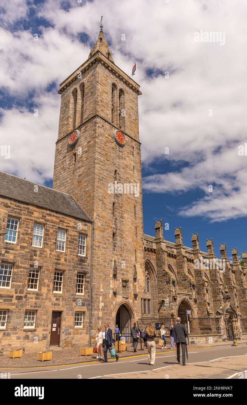 ST ANDREWS, SCOZIA, EUROPA - Torre dell'Orologio, Cappella di San Salvatore, Università di St Andrews. Foto Stock