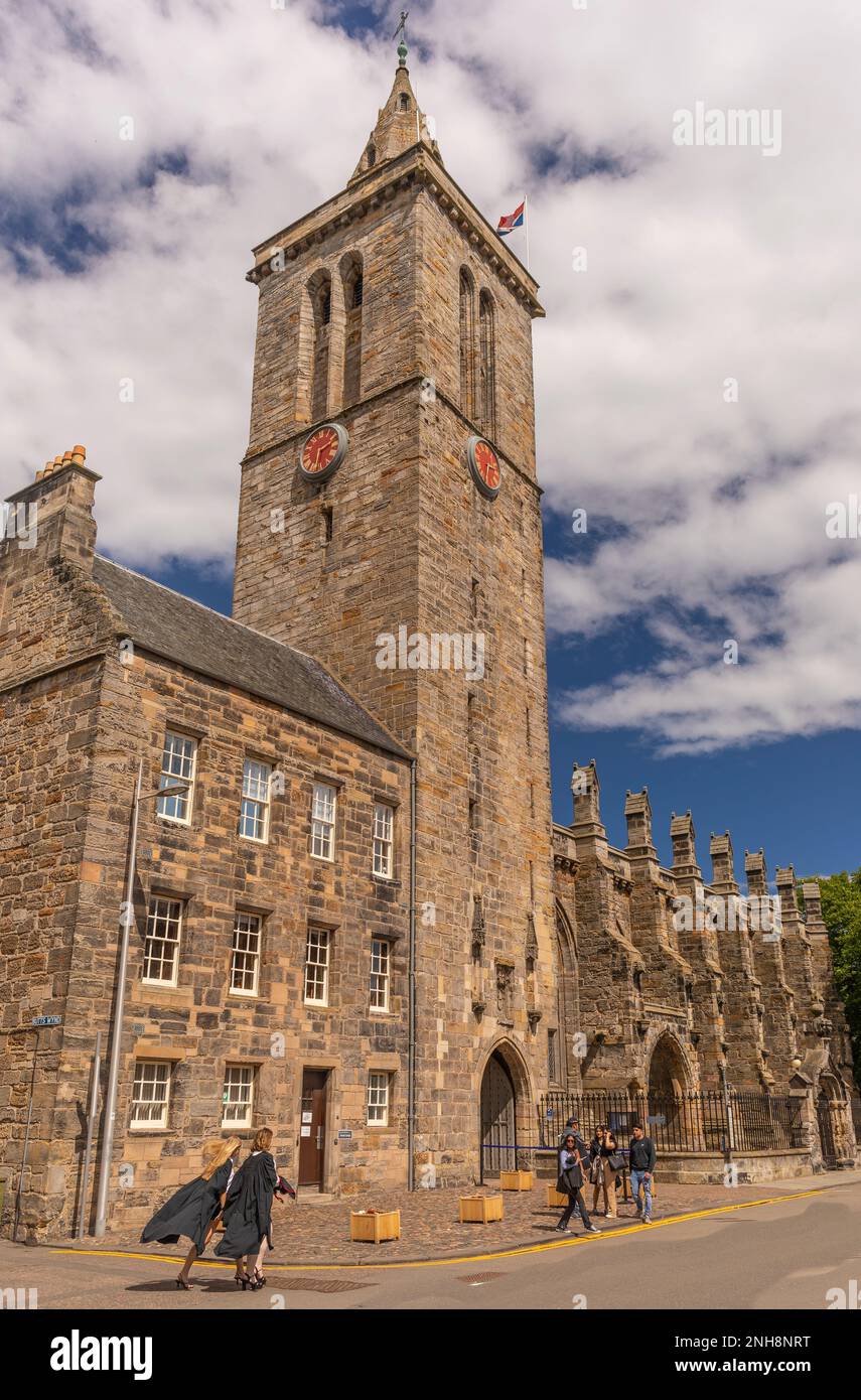 ST ANDREWS, SCOZIA, EUROPA - Torre dell'Orologio, Cappella di San Salvatore, Università di St Andrews. Foto Stock