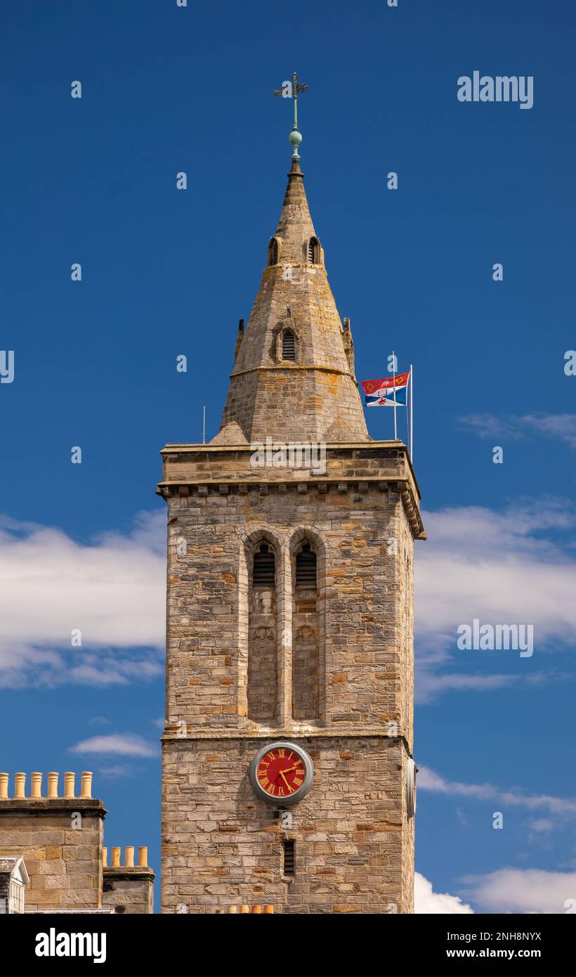 ST ANDREWS, SCOZIA, EUROPA - Torre dell'Orologio, Cappella di San Salvatore, Università di St Andrews. Foto Stock