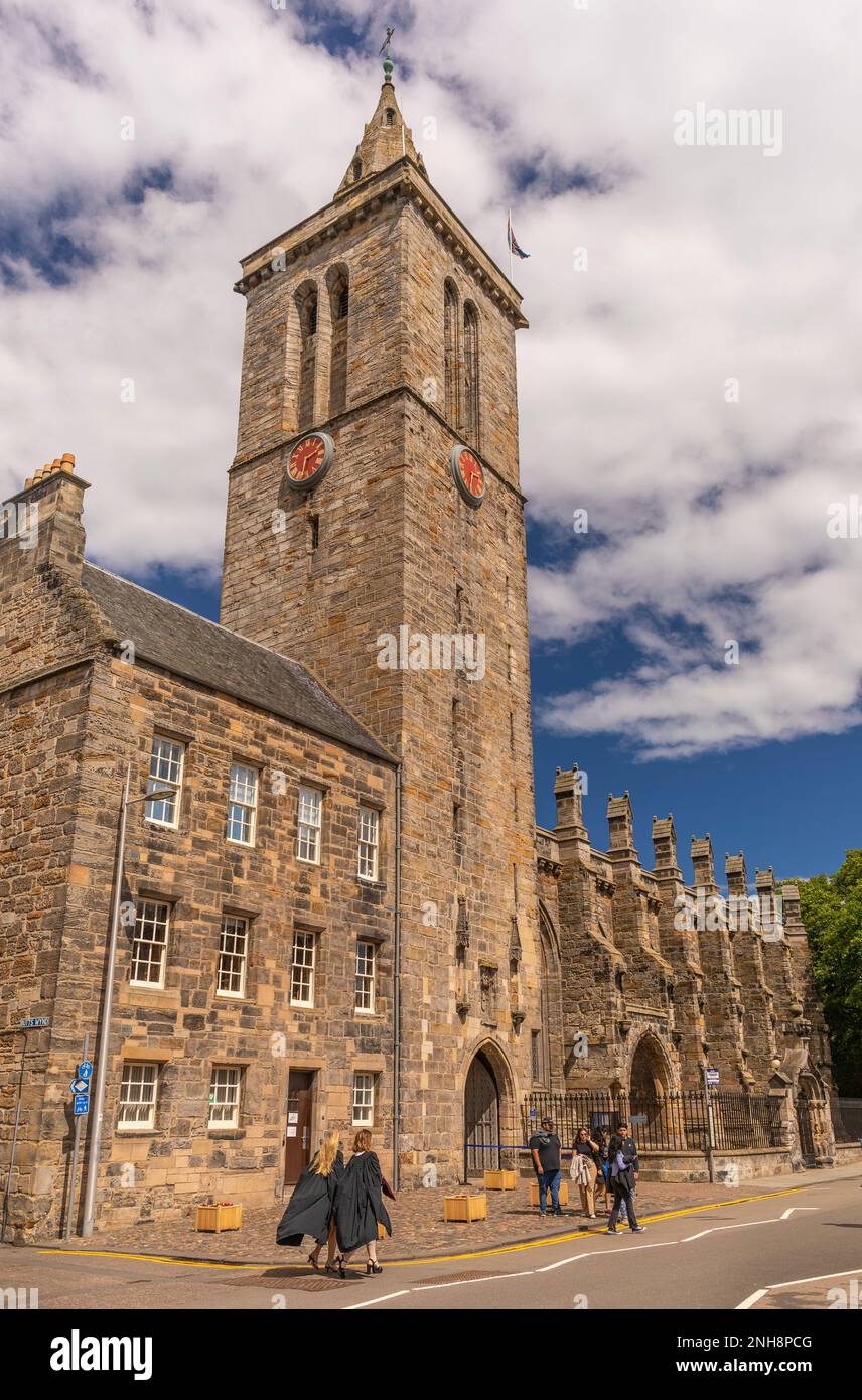 ST ANDREWS, SCOZIA, EUROPA - Torre dell'Orologio, Cappella di San Salvatore, Università di St Andrews. Foto Stock