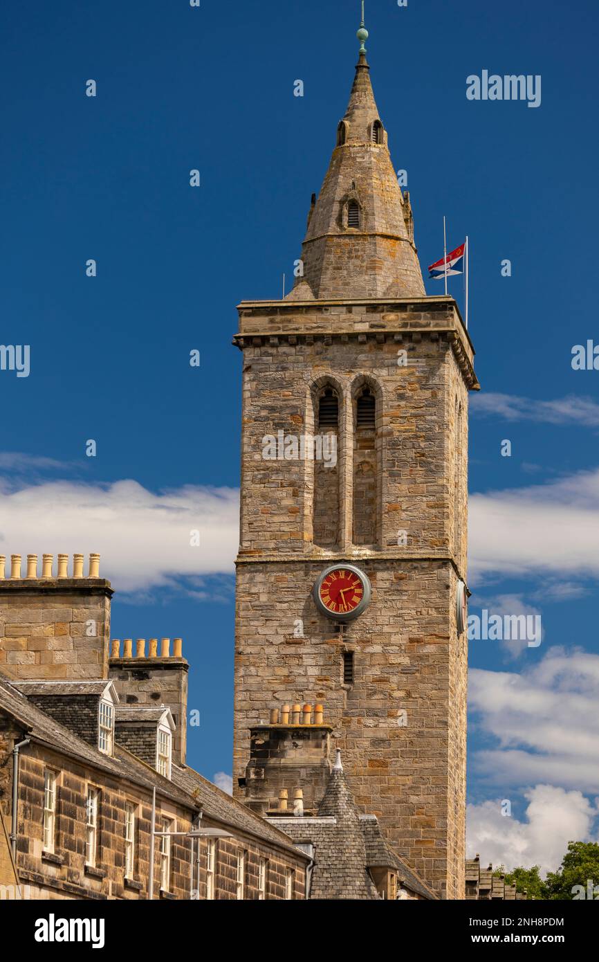 ST ANDREWS, SCOZIA, EUROPA - Torre dell'Orologio, Cappella di San Salvatore, Università di St Andrews. Foto Stock
